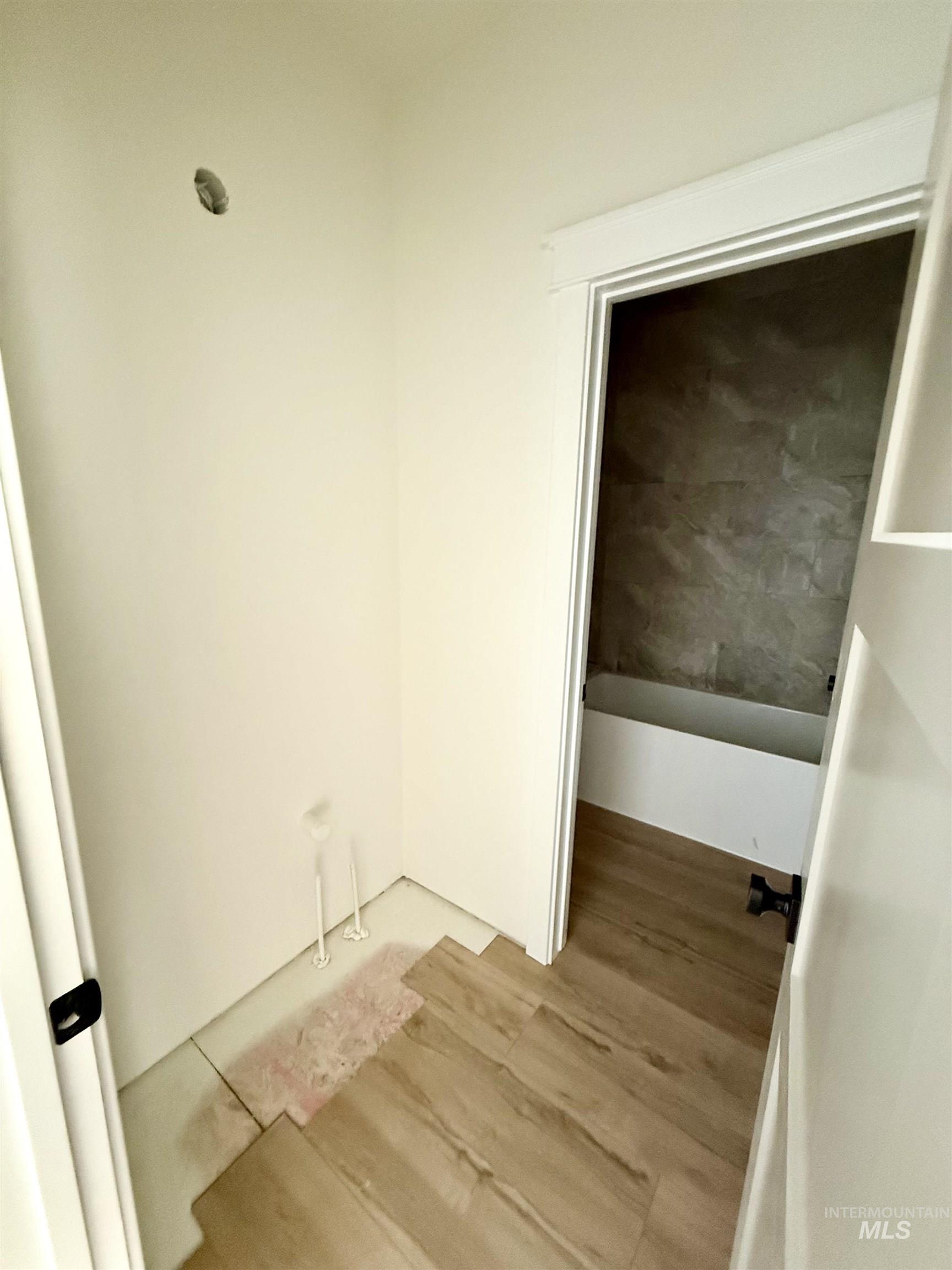 1331 E 19th Ave., Jerome, Idaho 83338, 4 Bedrooms, 2 Bathrooms, Residential For Sale, Price $439,000, 98981044