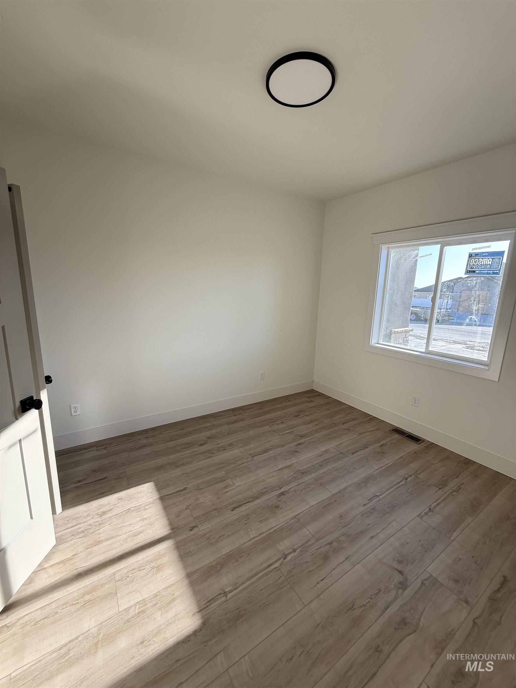 1331 E 19th Ave., Jerome, Idaho 83338, 4 Bedrooms, 2 Bathrooms, Residential For Sale, Price $439,000,MLS 98981044
