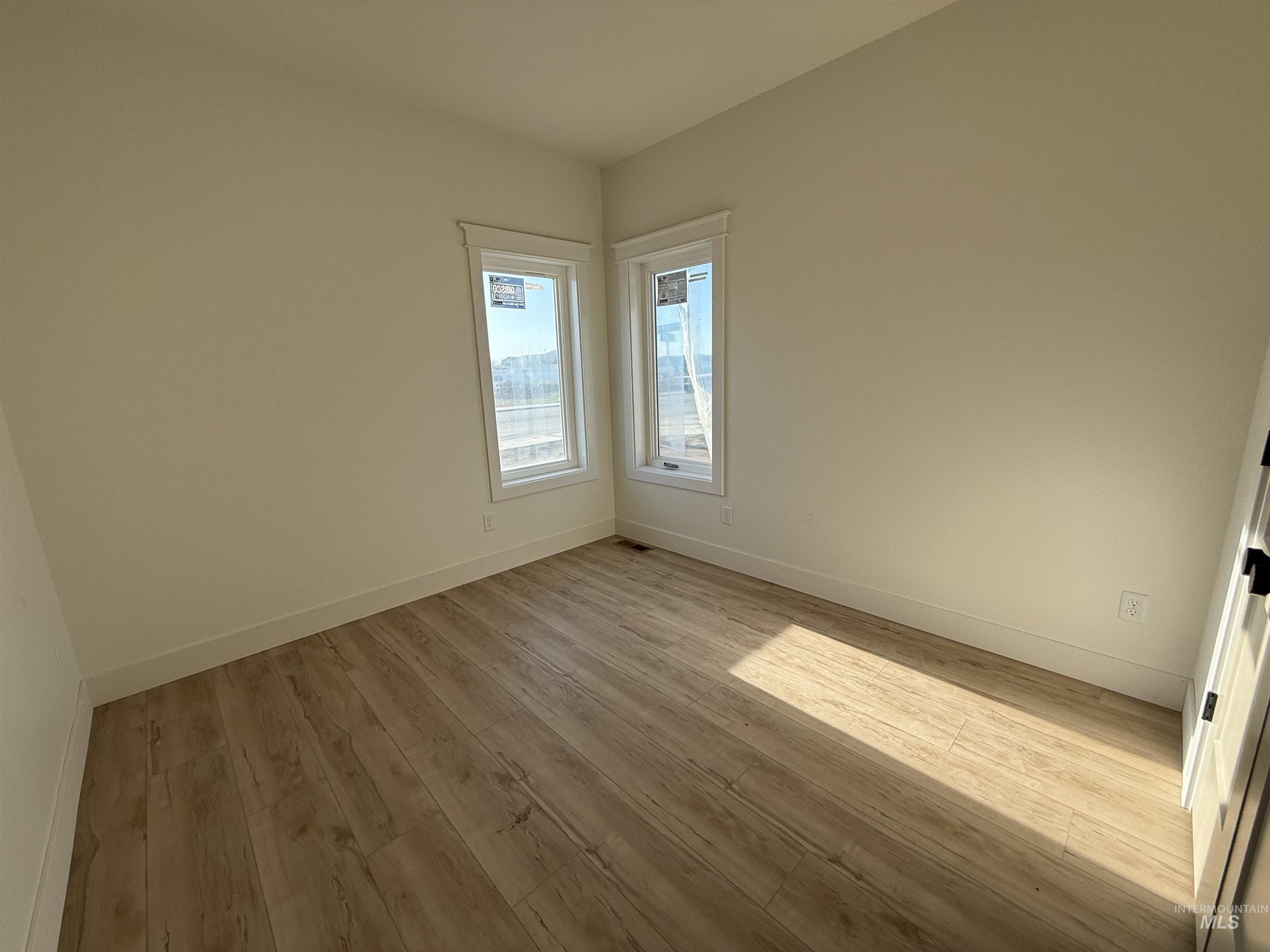 1331 E 19th Ave., Jerome, Idaho 83338, 4 Bedrooms, 2 Bathrooms, Residential For Sale, Price $439,000,MLS 98981044