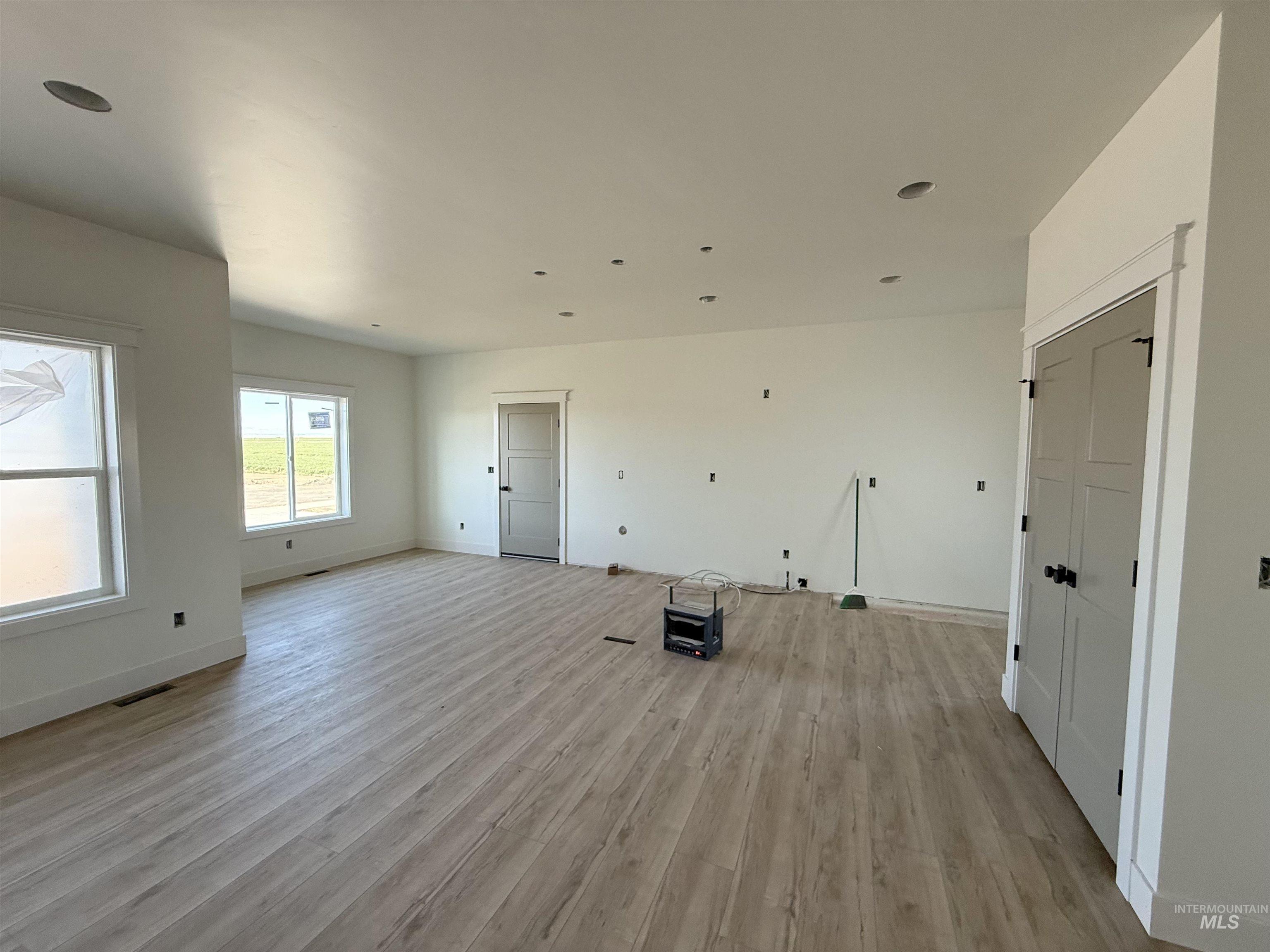 1331 E 19th Ave., Jerome, Idaho 83338, 4 Bedrooms, 2 Bathrooms, Residential For Sale, Price $439,000, 98981044