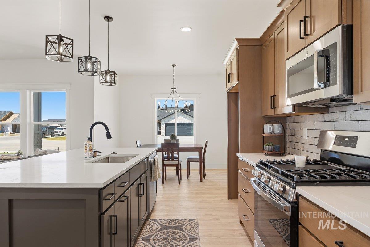 1331 E 19th Ave., Jerome, Idaho 83338, 4 Bedrooms, 2 Bathrooms, Residential For Sale, Price $439,000, 98981044