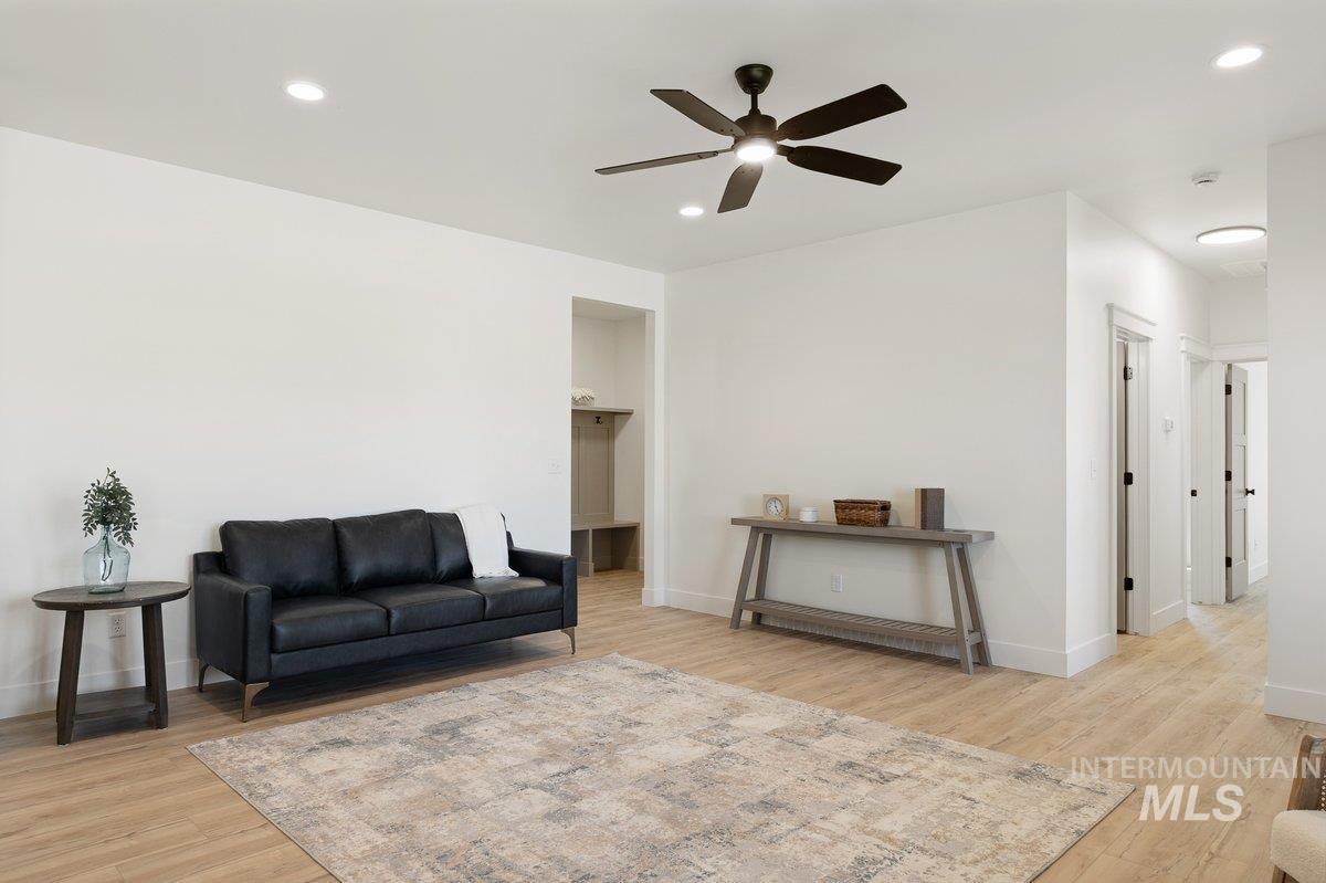 1331 E 19th Ave., Jerome, Idaho 83338, 4 Bedrooms, 2 Bathrooms, Residential For Sale, Price $429,900,MLS 98981044
