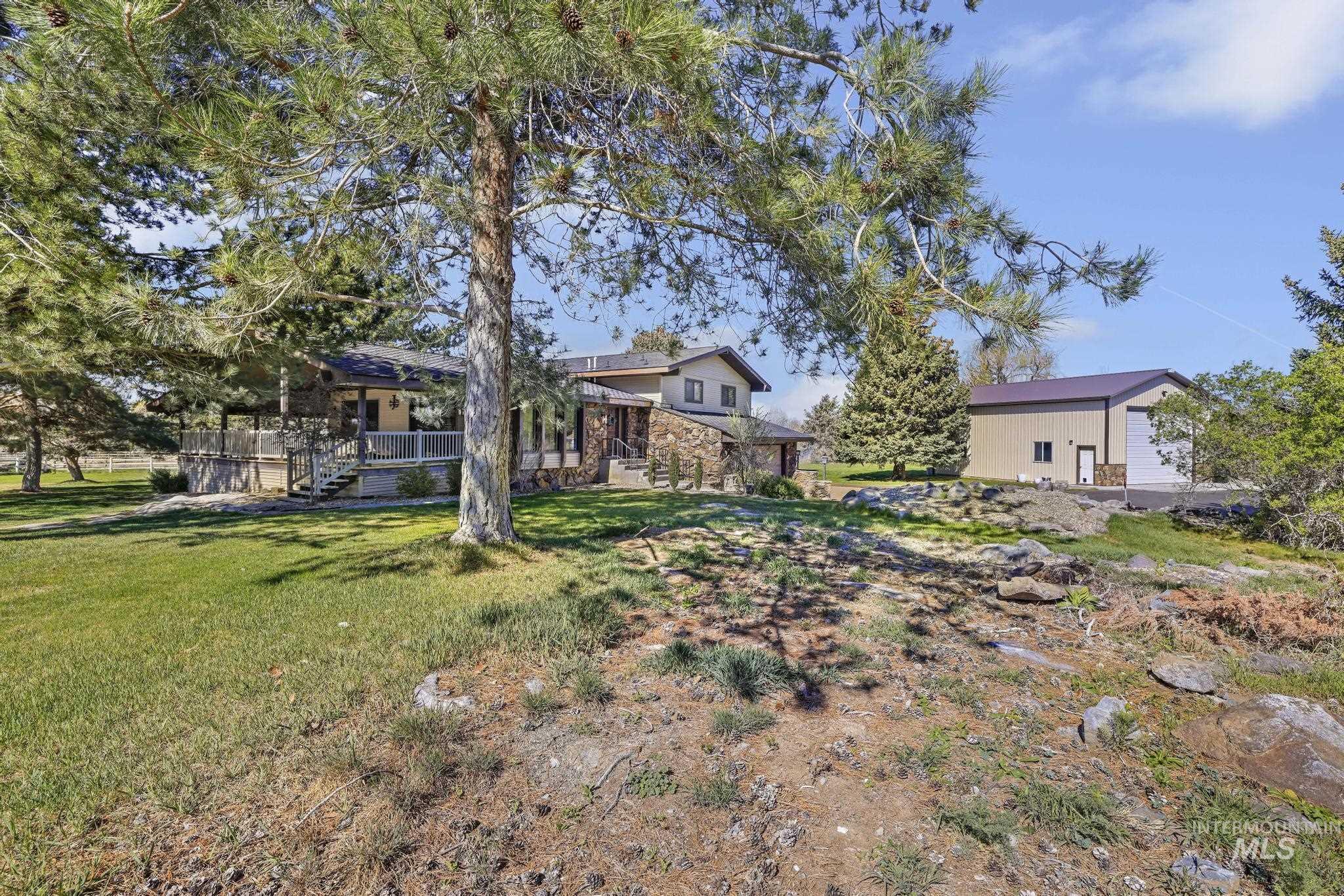 4055 N Canyon Ridge Dr, Twin Falls, Idaho 83301, 4 Bedrooms, 2 Bathrooms, Residential For Sale, Price $750,000, 98981045