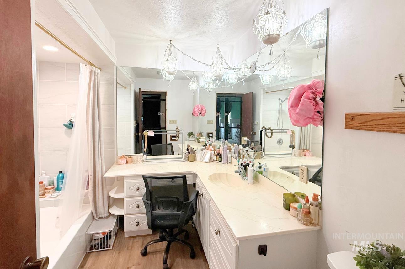 4055 N Canyon Ridge Dr, Twin Falls, Idaho 83301, 4 Bedrooms, 2 Bathrooms, Residential For Sale, Price $750,000, 98981045