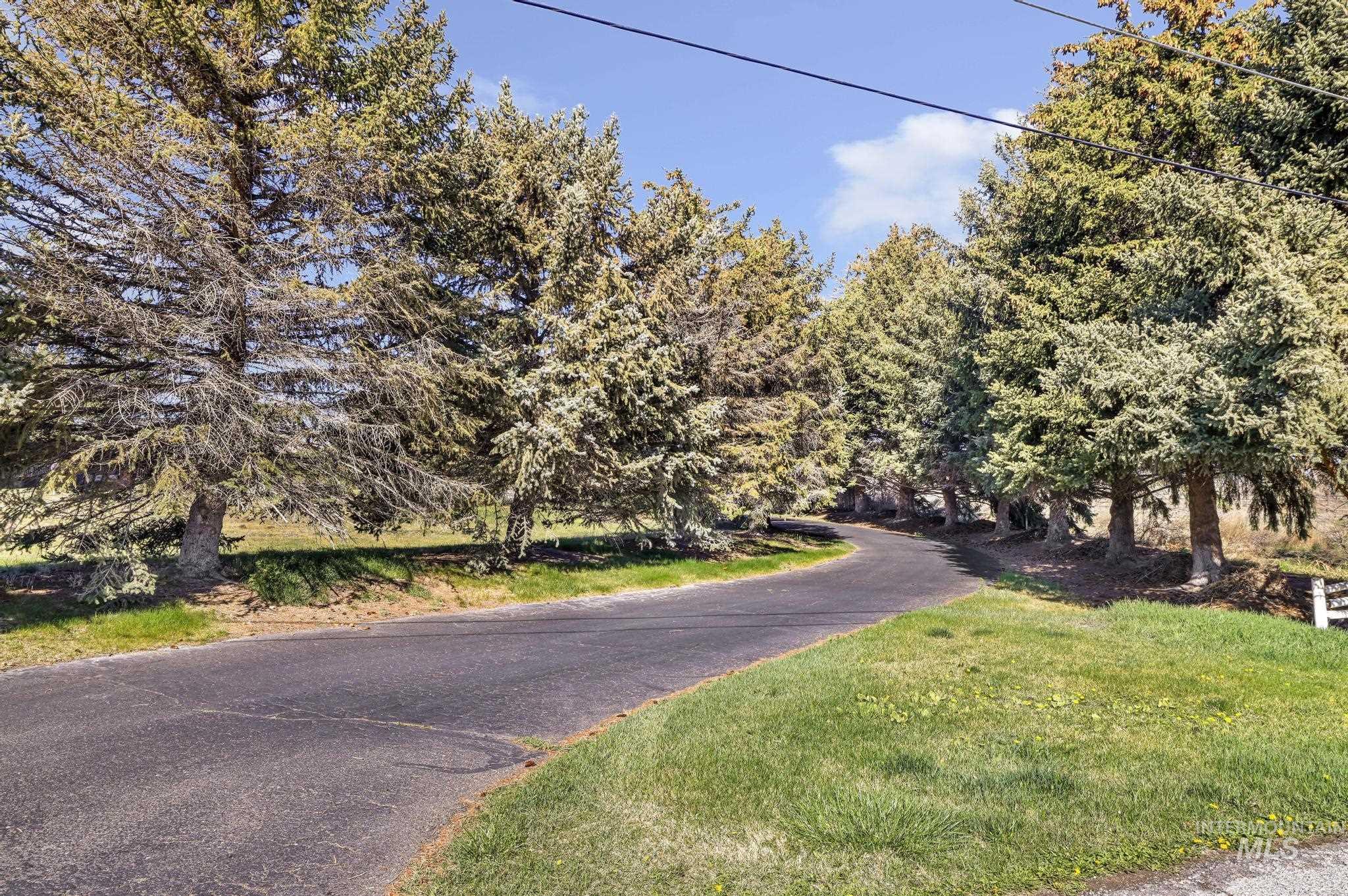 4055 N Canyon Ridge Dr, Twin Falls, Idaho 83301, 4 Bedrooms, 2 Bathrooms, Residential For Sale, Price $750,000, 98981045