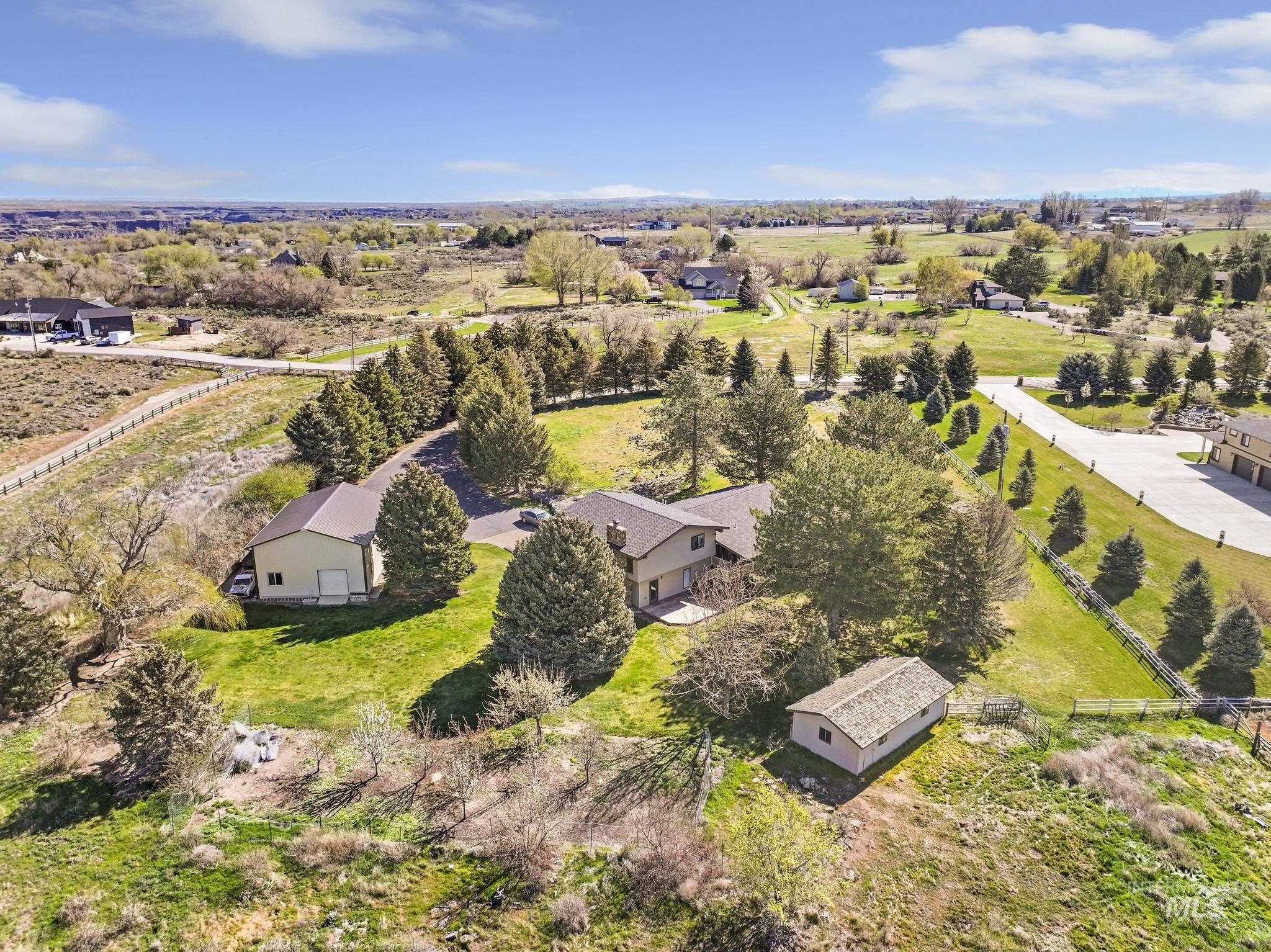 4055 N Canyon Ridge Dr, Twin Falls, Idaho 83301, 4 Bedrooms, 2 Bathrooms, Residential For Sale, Price $750,000, 98981045