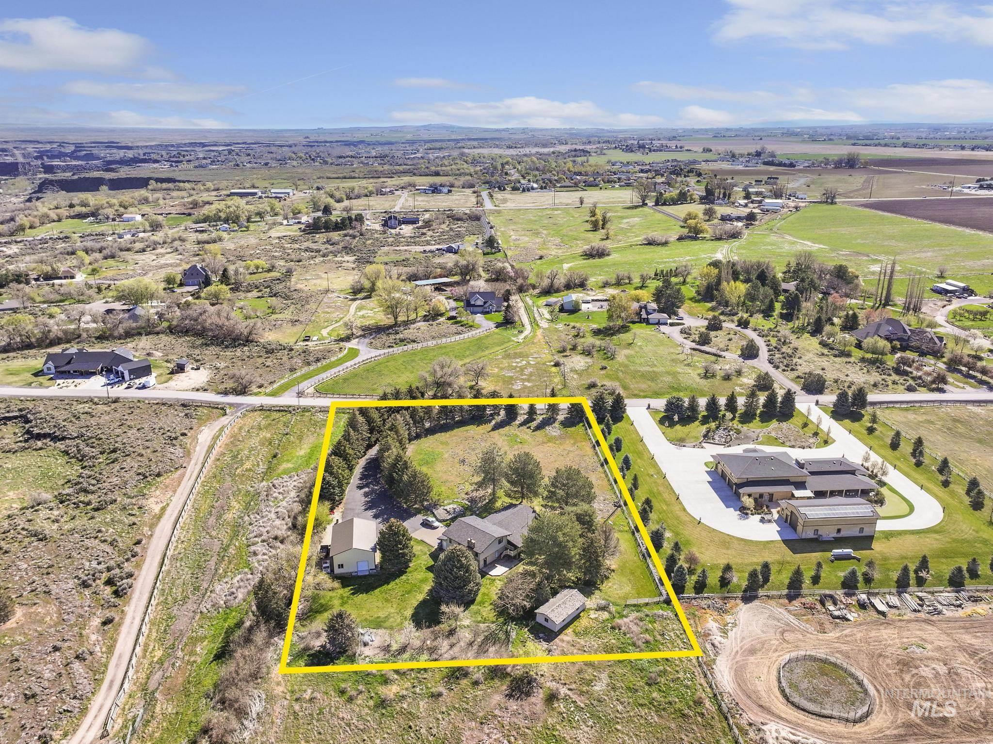 4055 N Canyon Ridge Dr, Twin Falls, Idaho 83301, 4 Bedrooms, 2 Bathrooms, Residential For Sale, Price $750,000, 98981045