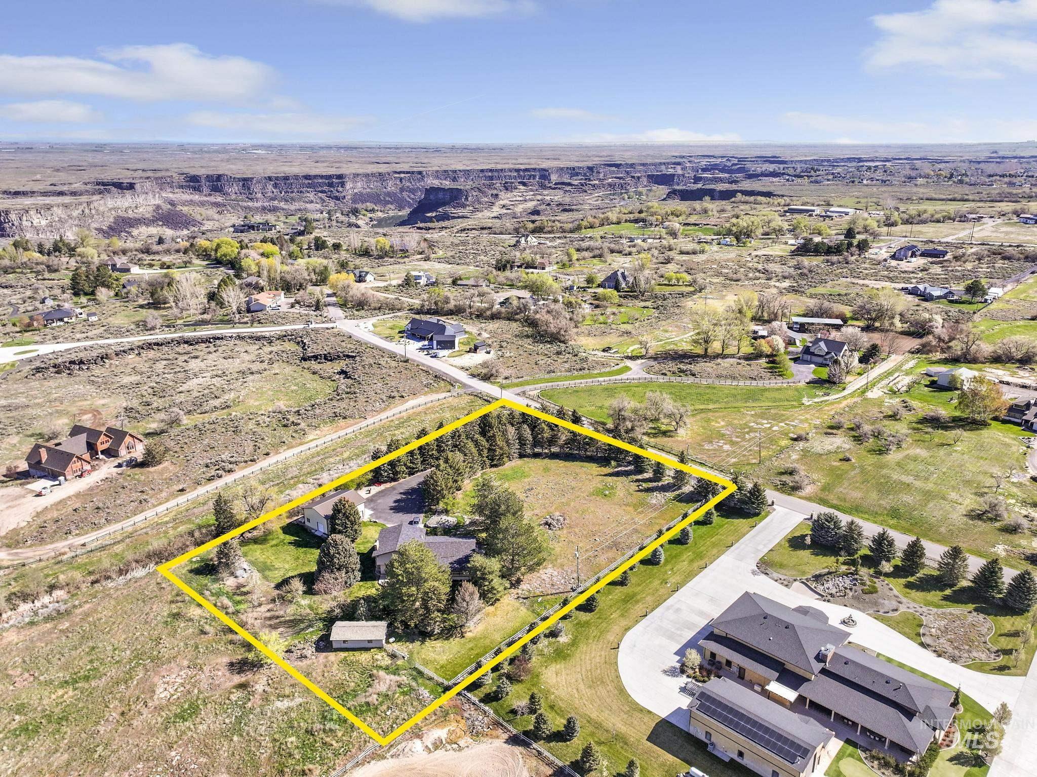 4055 N Canyon Ridge Dr, Twin Falls, Idaho 83301, 4 Bedrooms, 2 Bathrooms, Residential For Sale, Price $750,000, 98981045