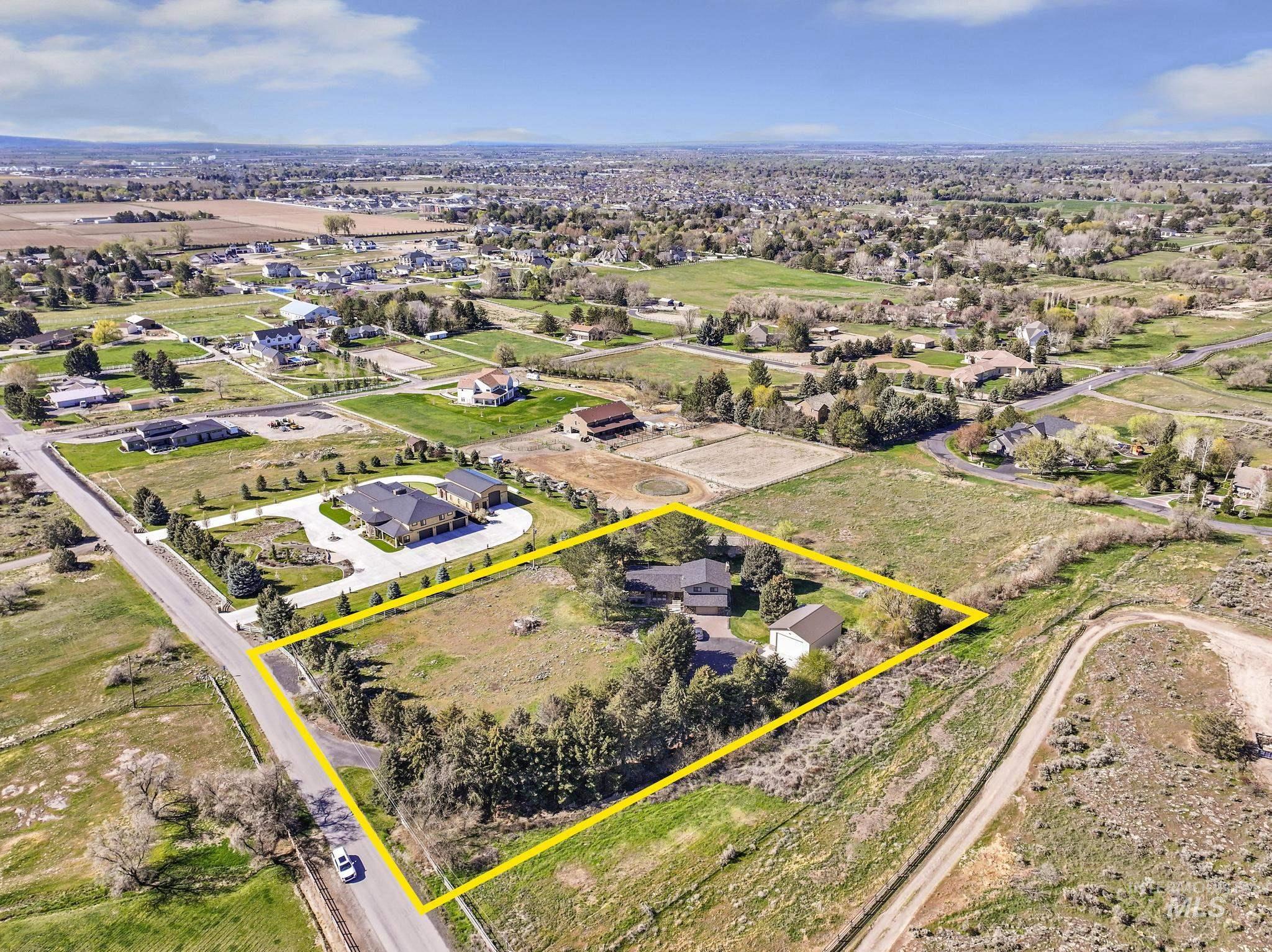 4055 N Canyon Ridge Dr, Twin Falls, Idaho 83301, 4 Bedrooms, 2 Bathrooms, Residential For Sale, Price $750,000, 98981045