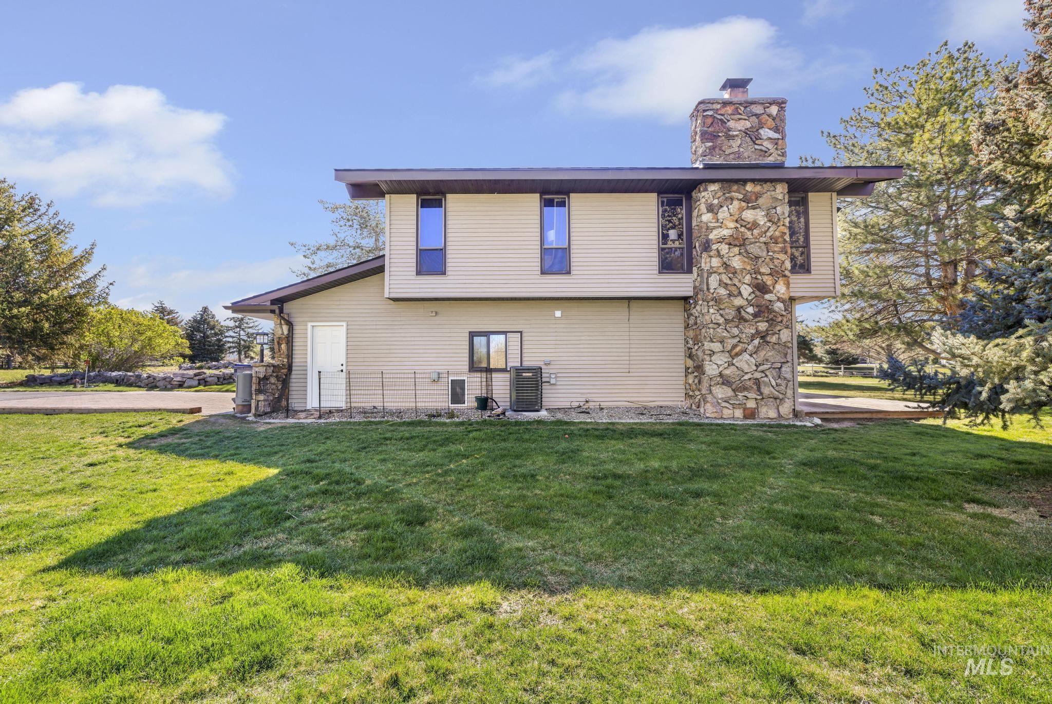 4055 N Canyon Ridge Dr, Twin Falls, Idaho 83301, 4 Bedrooms, 2 Bathrooms, Residential For Sale, Price $750,000, 98981045