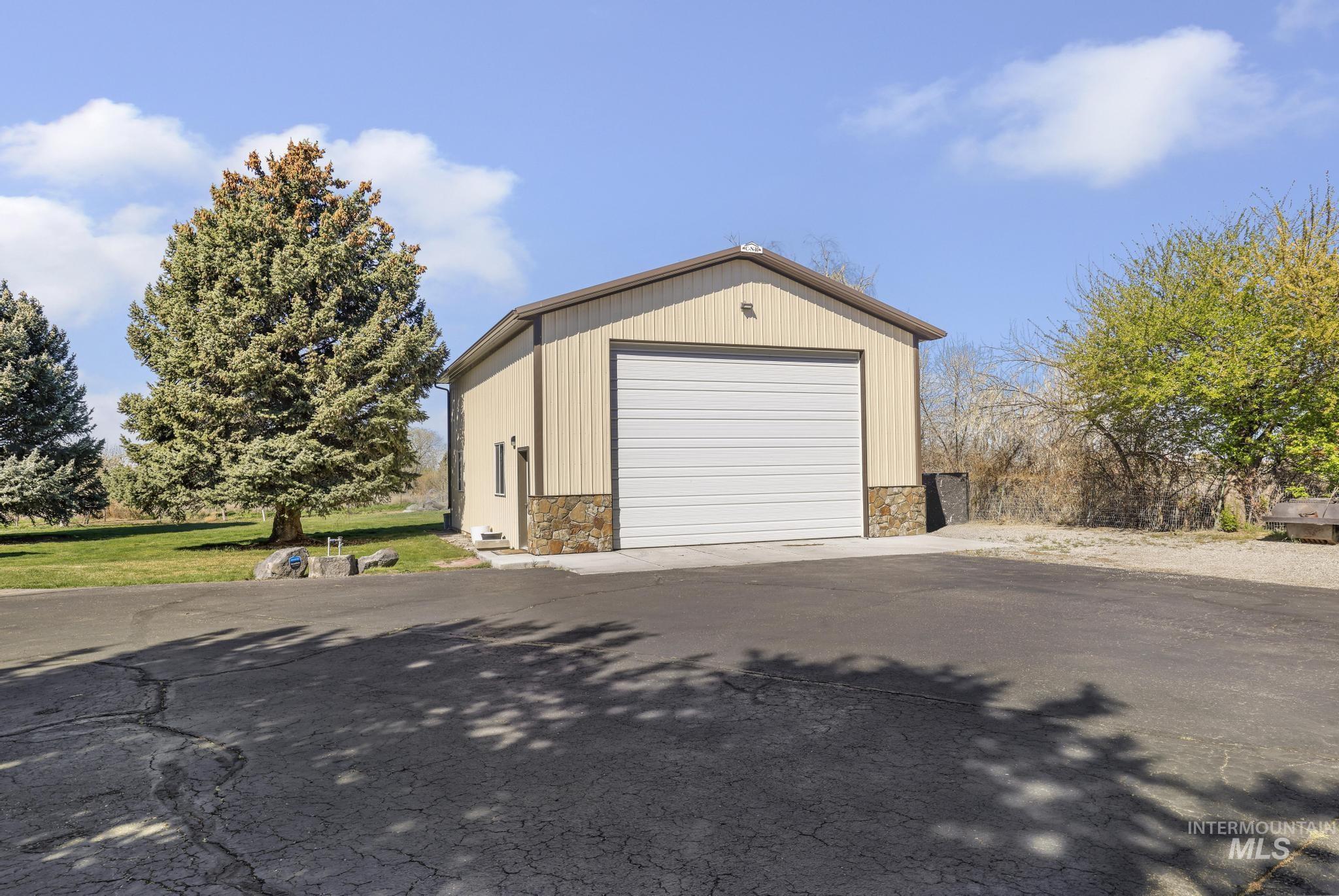 4055 N Canyon Ridge Dr, Twin Falls, Idaho 83301, 4 Bedrooms, 3 Bathrooms, Residential For Sale, Price $750,000,MLS 98981045