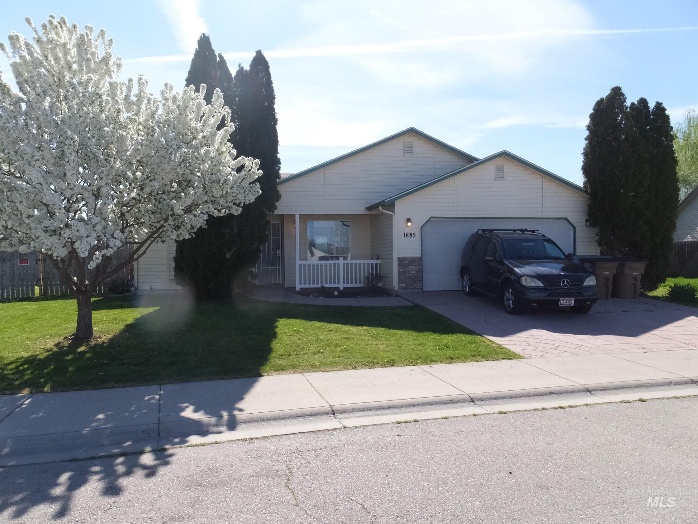 1885 Stone Dr, Emmett, Idaho 83617, 3 Bedrooms, 2 Bathrooms, Residential For Sale, Price $349,900, 98981047