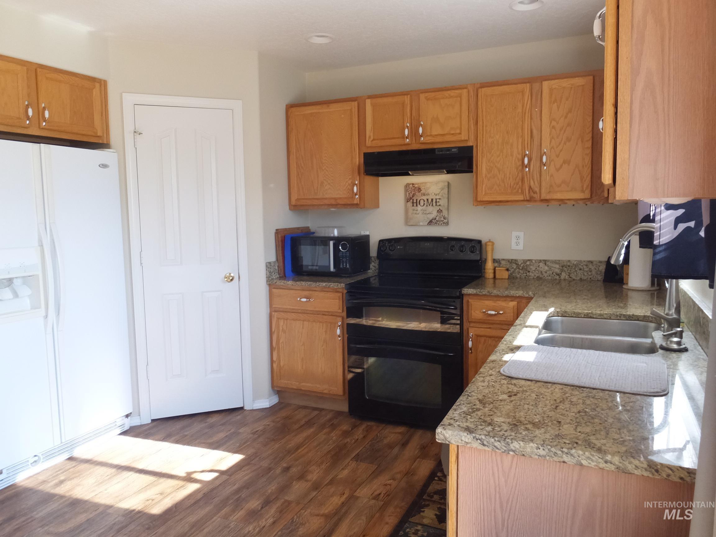 1885 Stone Dr, Emmett, Idaho 83617, 3 Bedrooms, 2 Bathrooms, Residential For Sale, Price $349,900, 98981047