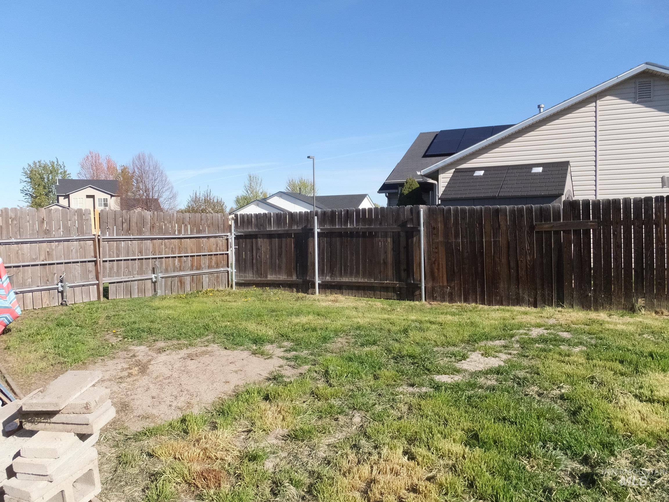 1885 Stone Dr, Emmett, Idaho 83617, 3 Bedrooms, 2 Bathrooms, Residential For Sale, Price $349,900, 98981047