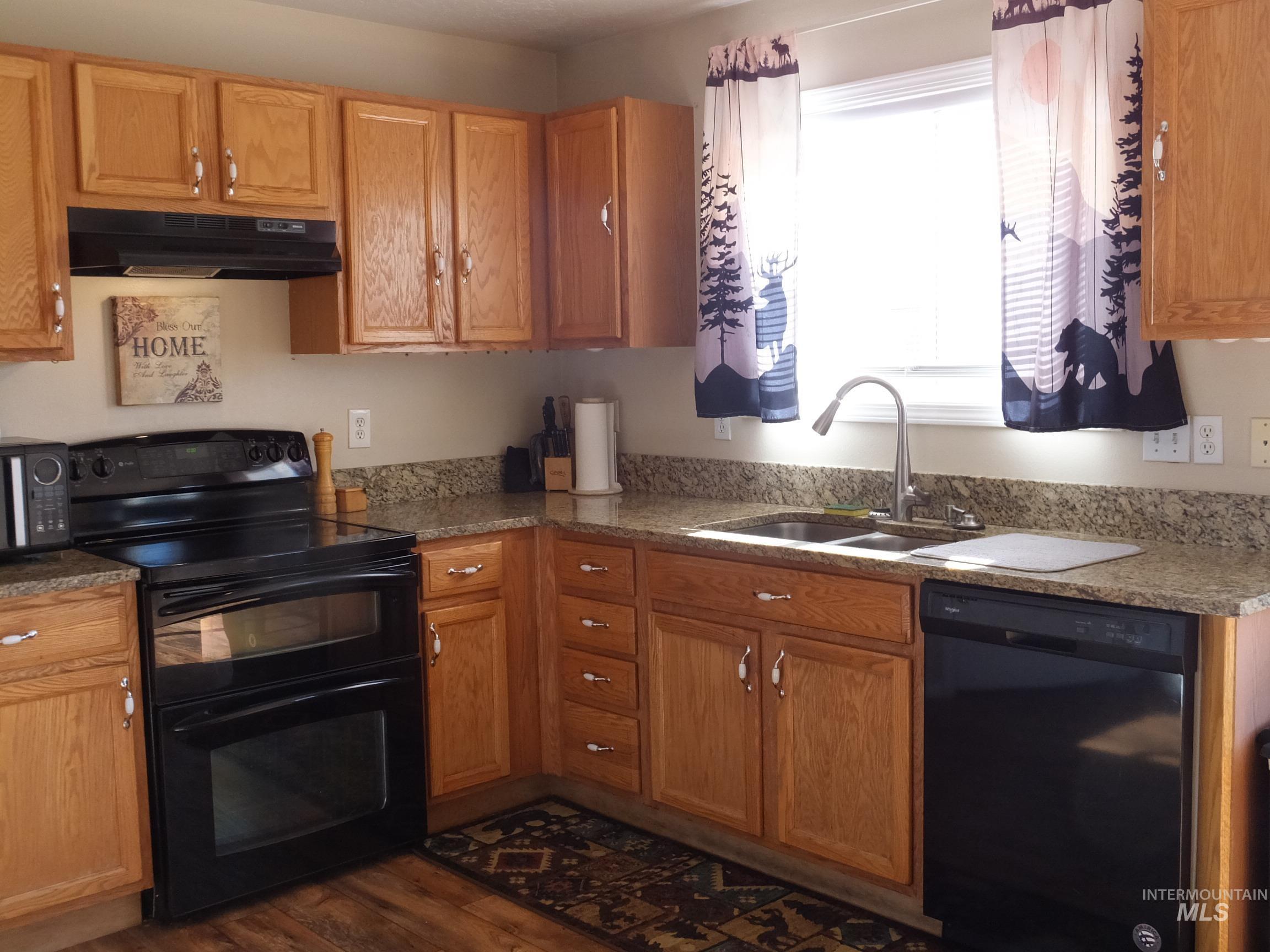 1885 Stone Dr, Emmett, Idaho 83617, 3 Bedrooms, 2 Bathrooms, Residential For Sale, Price $349,900, 98981047