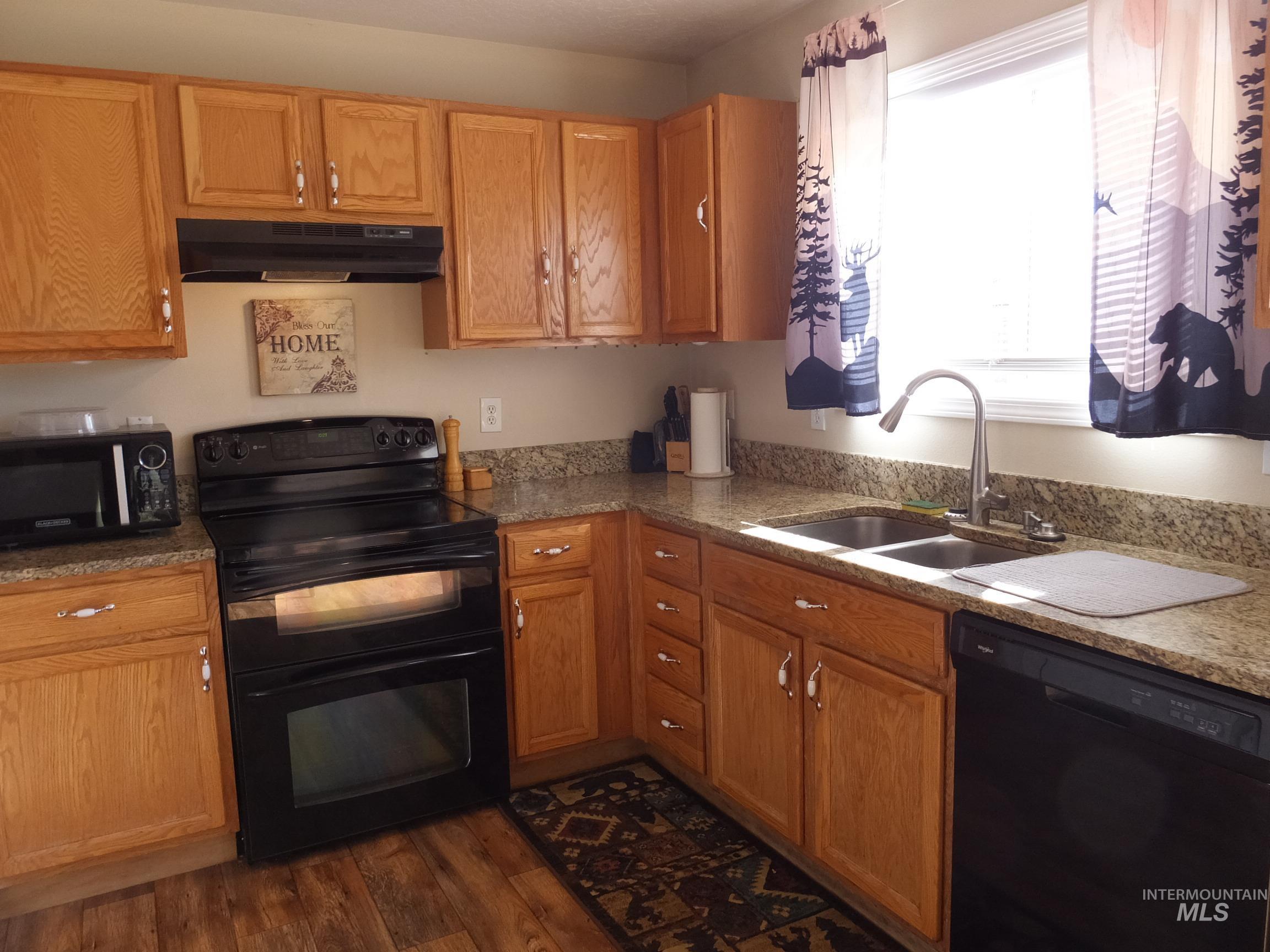 1885 Stone Dr, Emmett, Idaho 83617, 3 Bedrooms, 2 Bathrooms, Residential For Sale, Price $349,900, 98981047