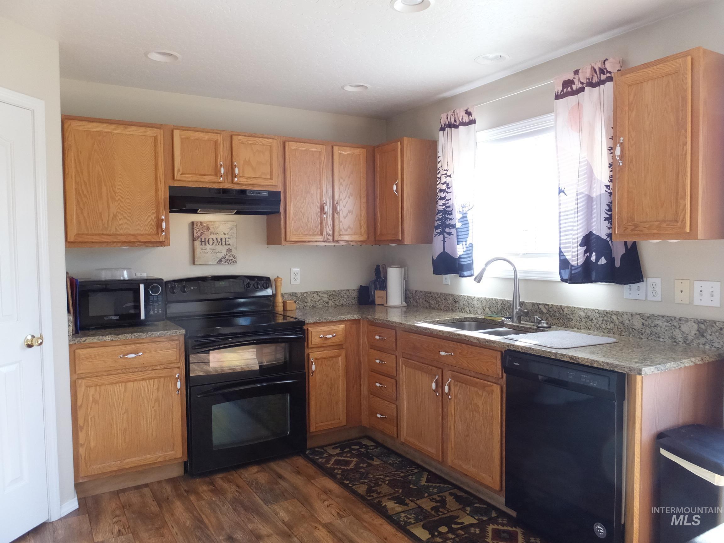 1885 Stone Dr, Emmett, Idaho 83617, 3 Bedrooms, 2 Bathrooms, Residential For Sale, Price $349,900, 98981047