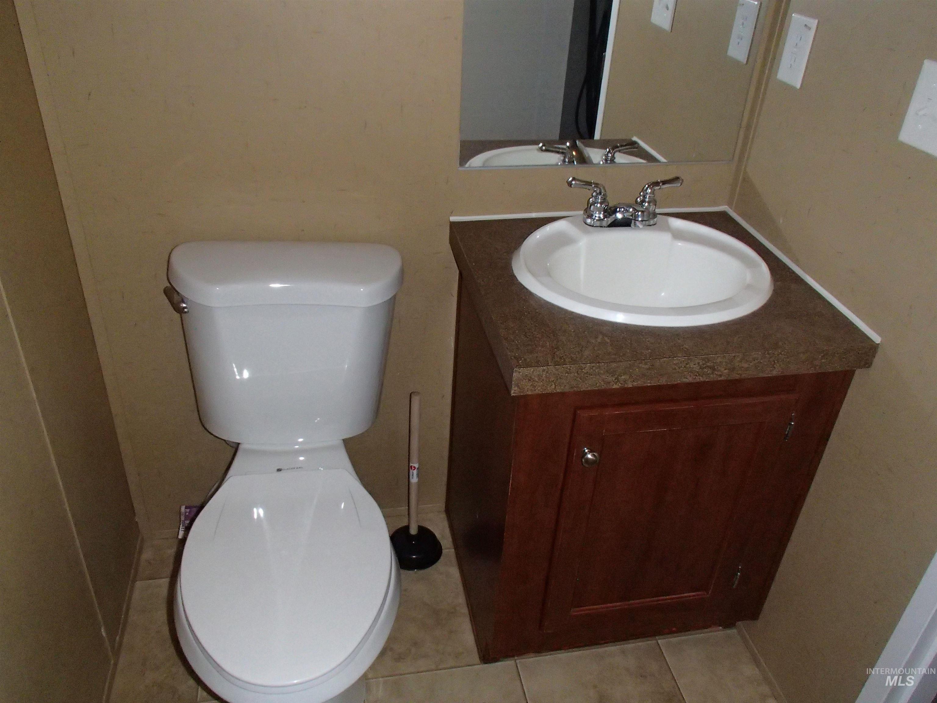 4117 Bear Valley, Nampa, Idaho 83687, 2 Bedrooms, 1 Bathroom, Residential For Sale, Price $114,900, 98981048