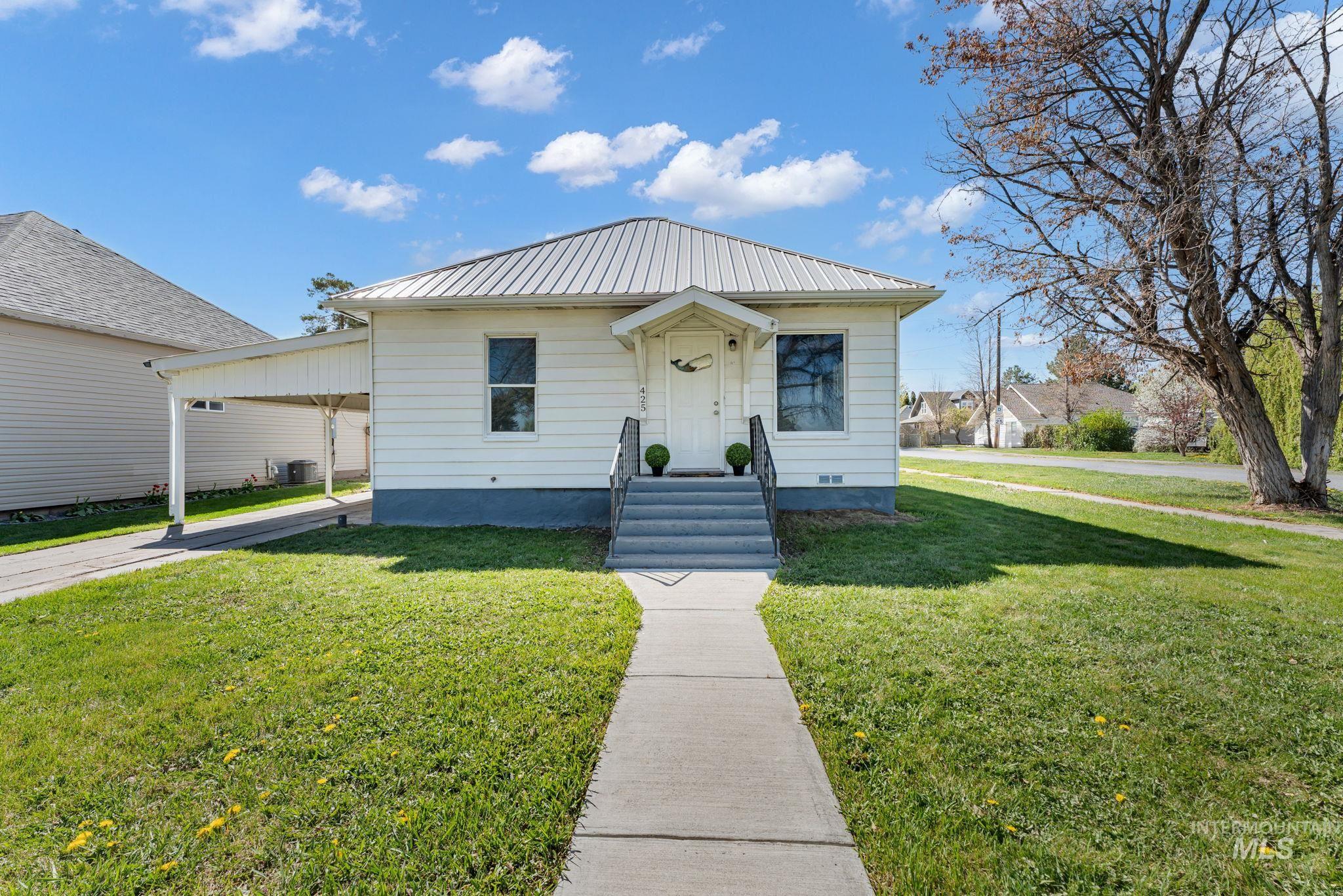 425 6th street, Filer, Idaho 83328, 2 Bedrooms, 1 Bathroom, Residential For Sale, Price $225,000, 98981050