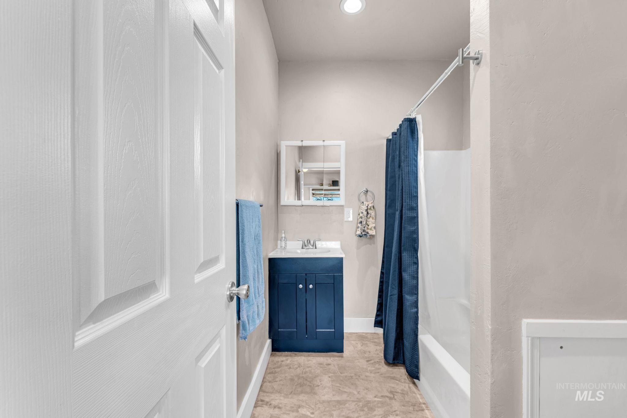 425 6th street, Filer, Idaho 83328, 2 Bedrooms, 1 Bathroom, Residential For Sale, Price $225,000, 98981050