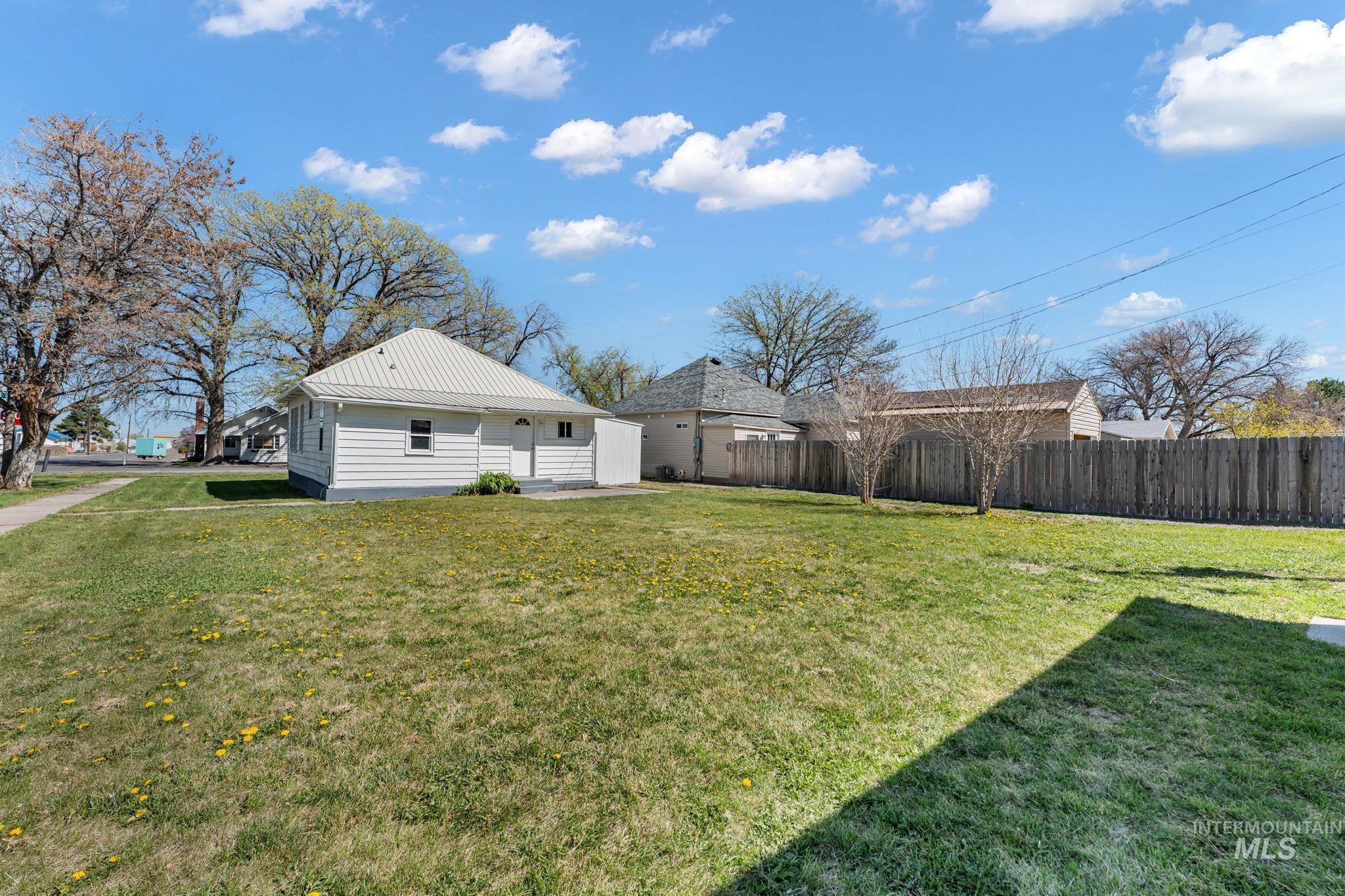 425 6th street, Filer, Idaho 83328, 2 Bedrooms, 1 Bathroom, Residential For Sale, Price $225,000, 98981050