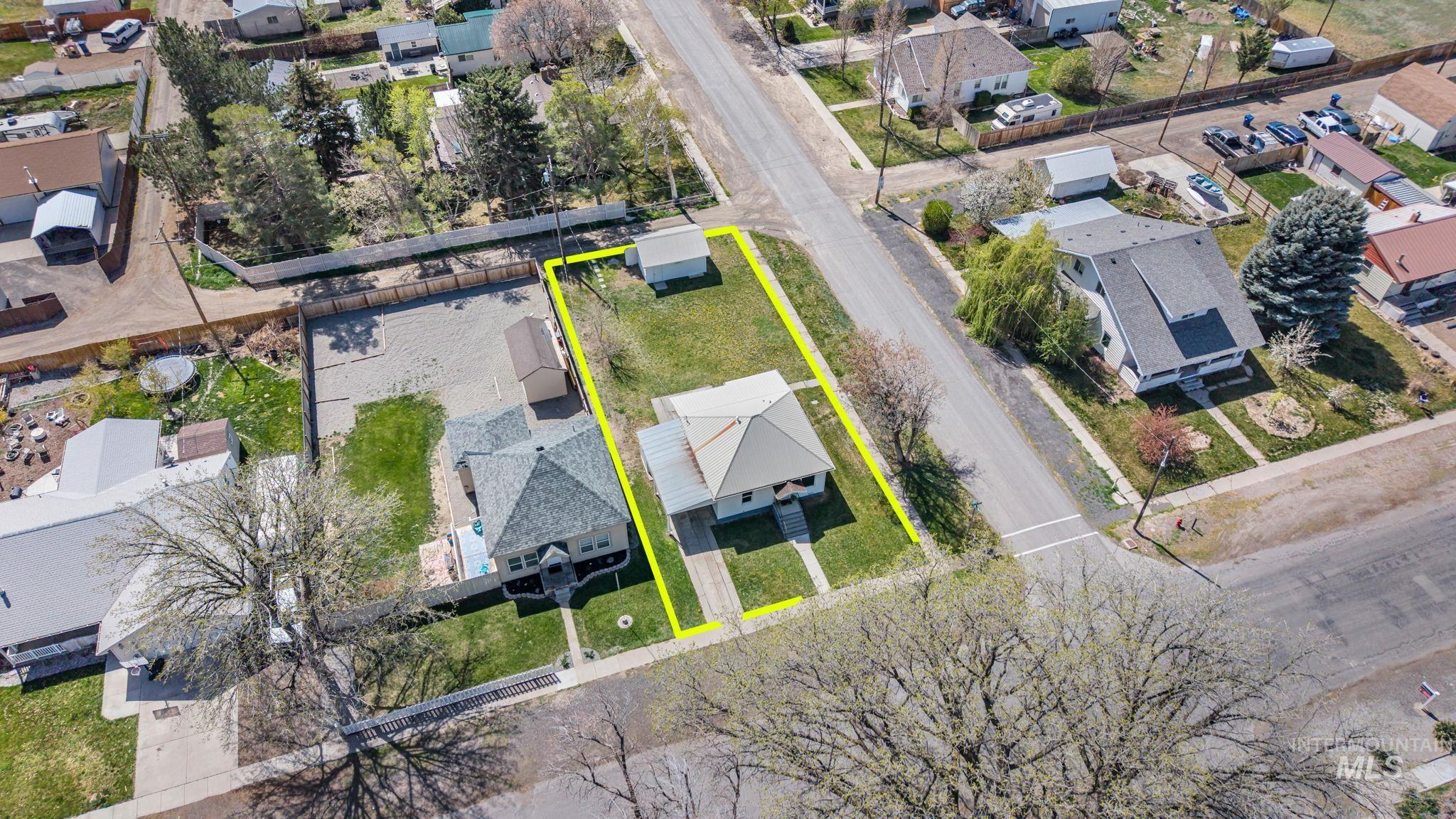 425 6th street, Filer, Idaho 83328, 2 Bedrooms, 1 Bathroom, Residential For Sale, Price $225,000, 98981050