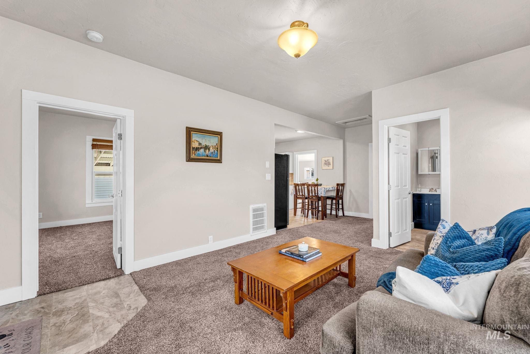 425 6th street, Filer, Idaho 83328, 2 Bedrooms, 1 Bathroom, Residential For Sale, Price $225,000, 98981050