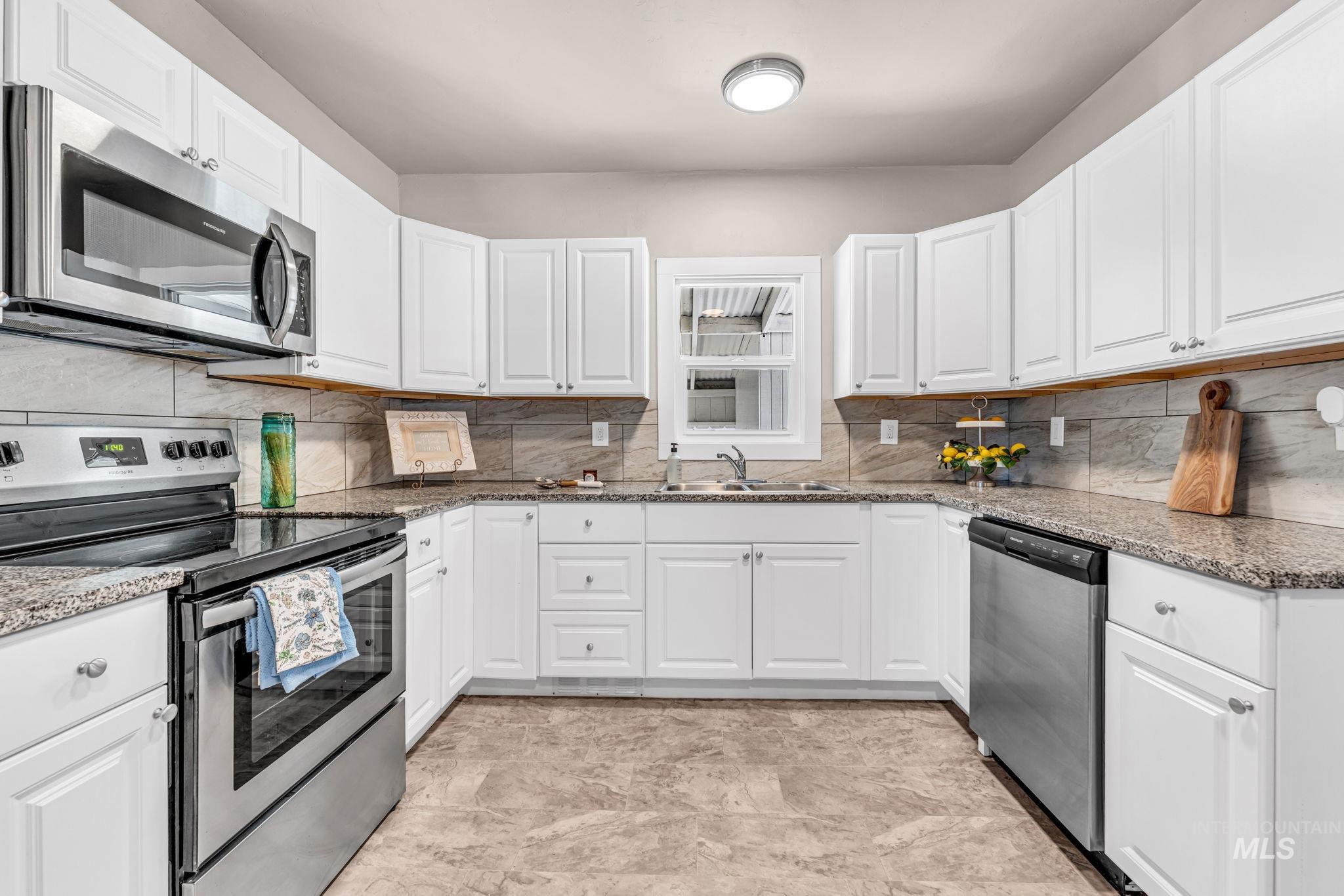 425 6th street, Filer, Idaho 83328, 2 Bedrooms, 1 Bathroom, Residential For Sale, Price $225,000, 98981050