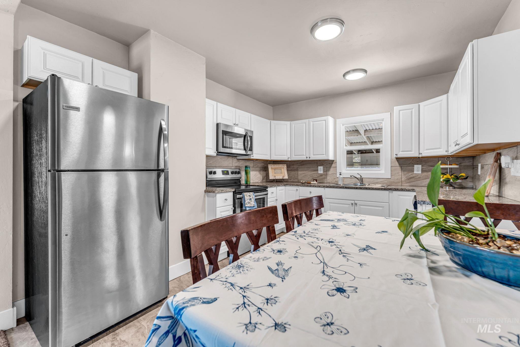 425 6th street, Filer, Idaho 83328, 2 Bedrooms, 1 Bathroom, Residential For Sale, Price $225,000, 98981050