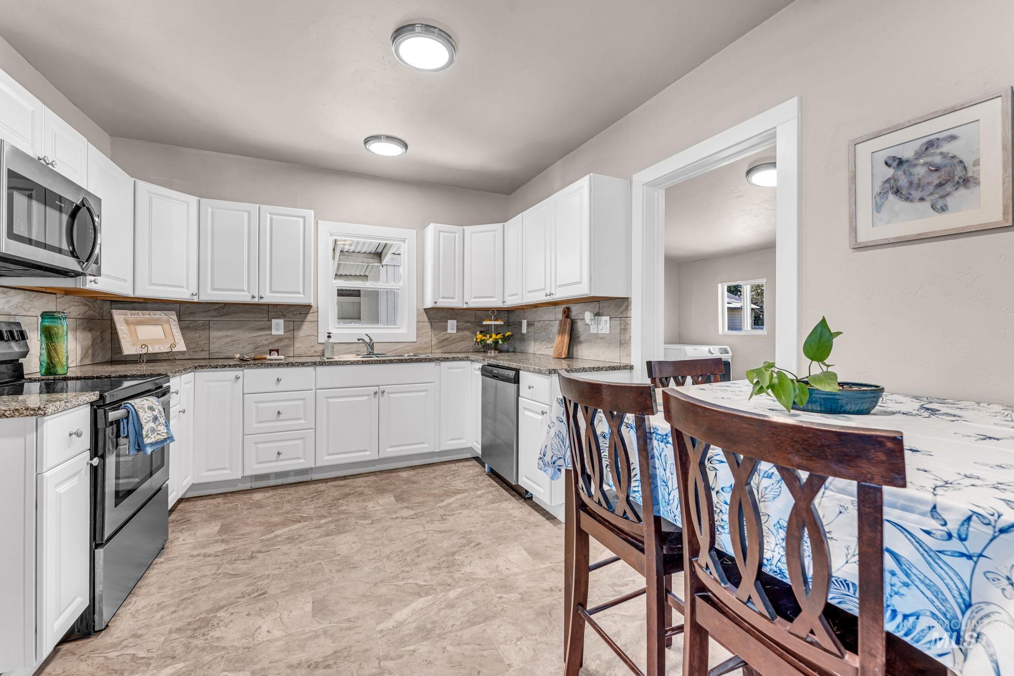 425 6th street, Filer, Idaho 83328, 2 Bedrooms, 1 Bathroom, Residential For Sale, Price $225,000, 98981050