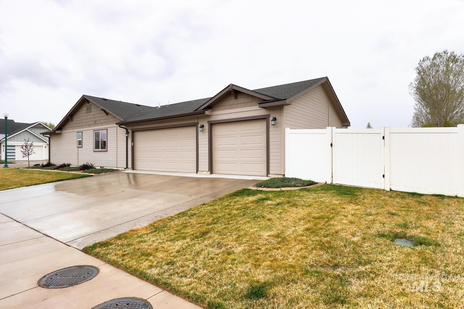 319 Magnolia Ave, Fruitland, Idaho 83619, 4 Bedrooms, 2 Bathrooms, Residential For Sale, Price $429,900, 98981078