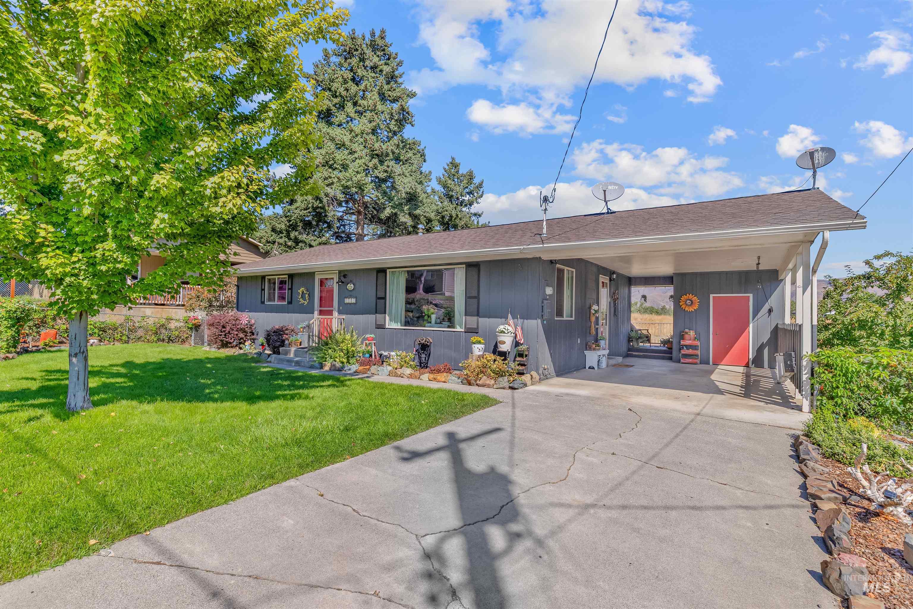 1212 21st Avenue, Clarkston, Washington 99403, 3 Bedrooms, 2 Bathrooms, Residential For Sale, Price $395,000, 98981079