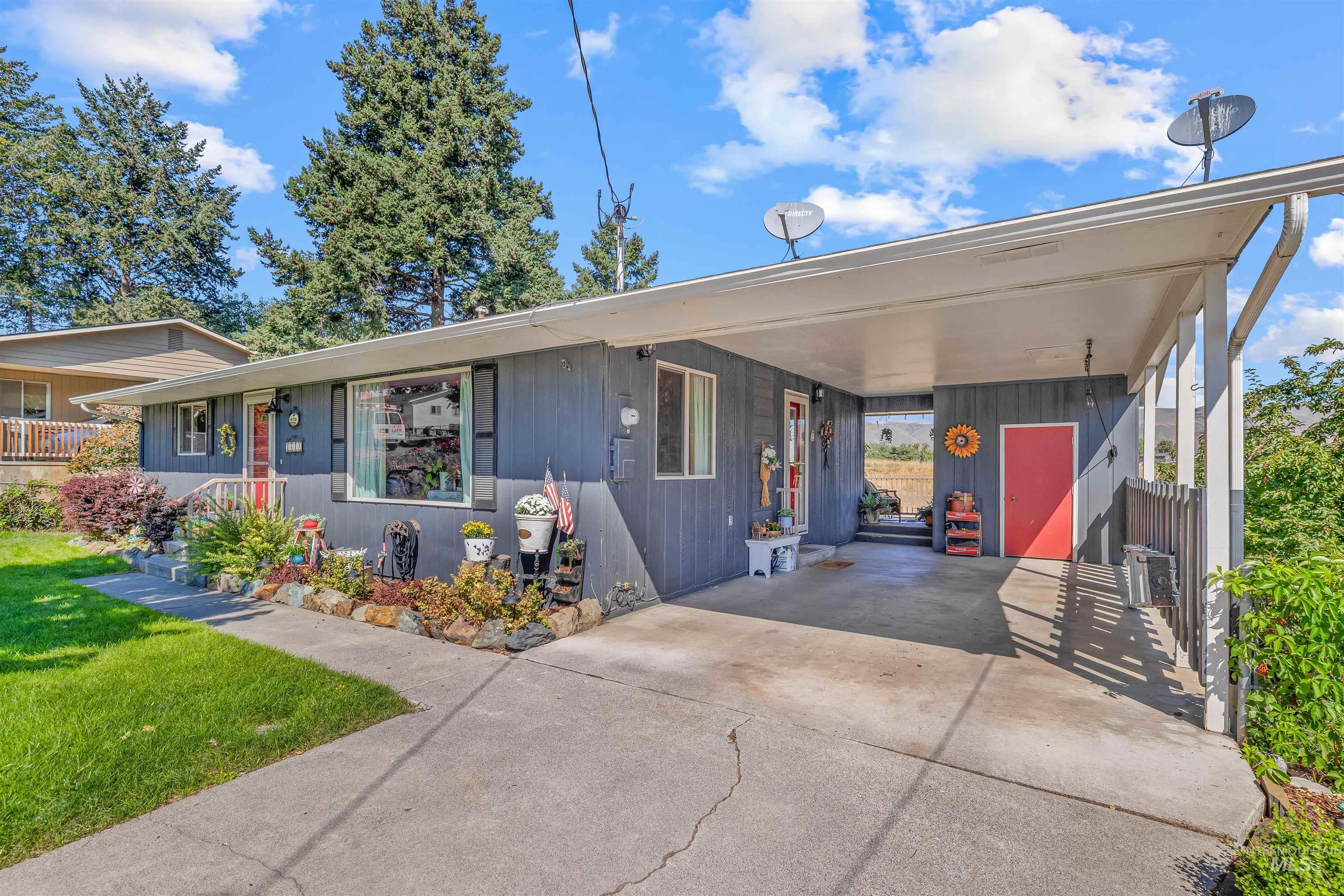 1212 21st Avenue, Clarkston, Washington 99403, 3 Bedrooms, 2 Bathrooms, Residential For Sale, Price $395,000, 98981079