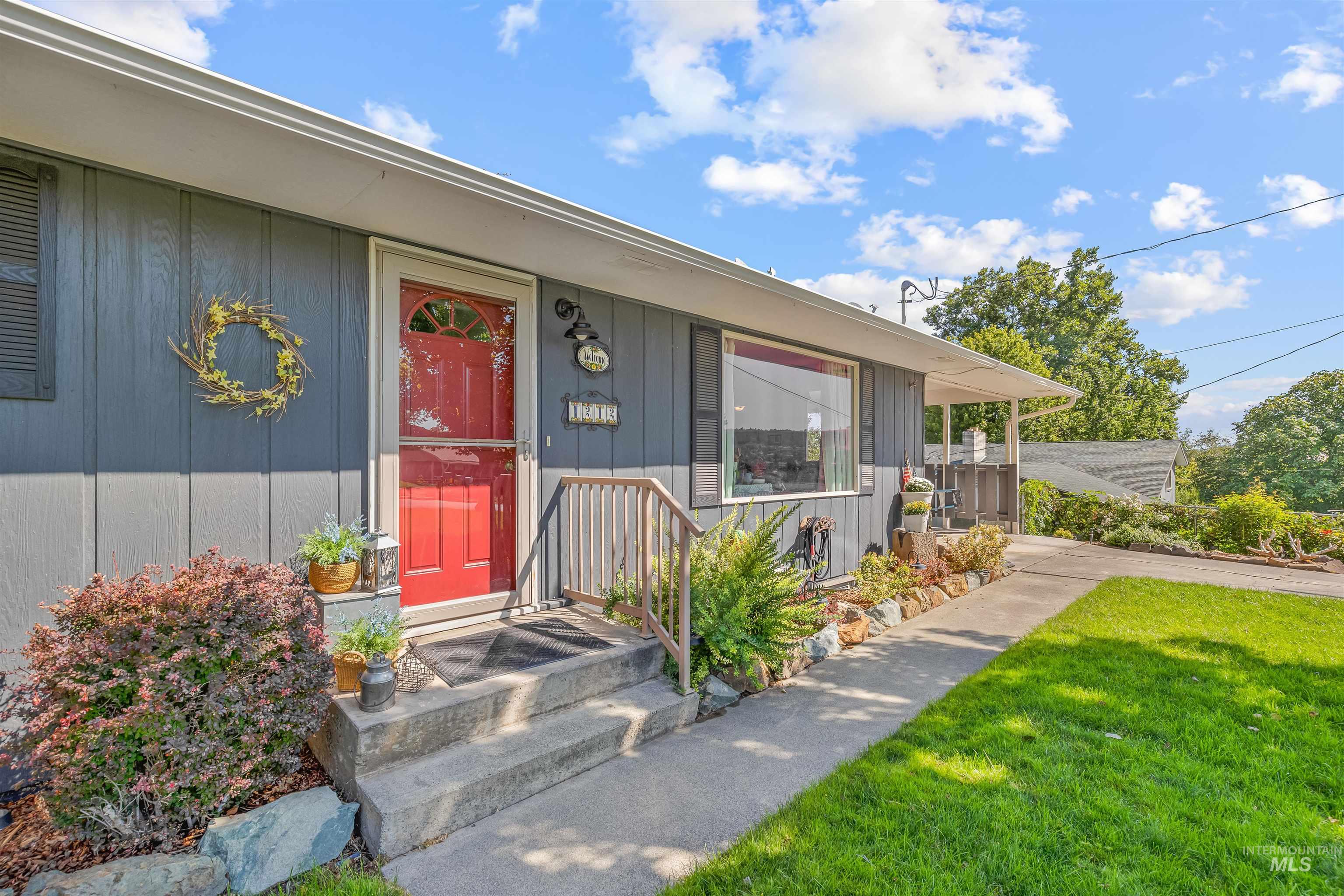 1212 21st Avenue, Clarkston, Washington 99403, 3 Bedrooms, 2 Bathrooms, Residential For Sale, Price $395,000, 98981079