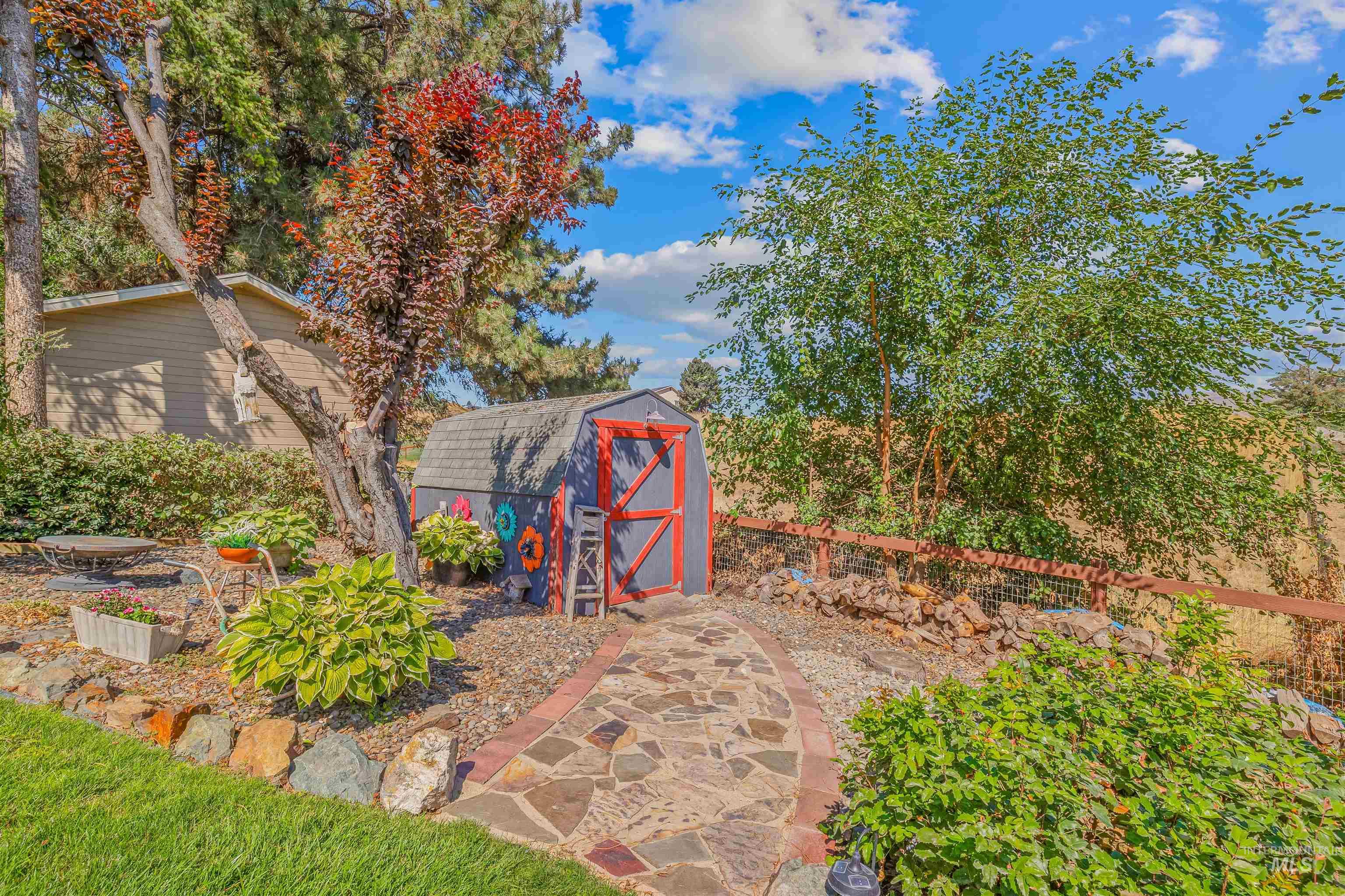 1212 21st Avenue, Clarkston, Washington 99403, 3 Bedrooms, 2 Bathrooms, Residential For Sale, Price $395,000, 98981079