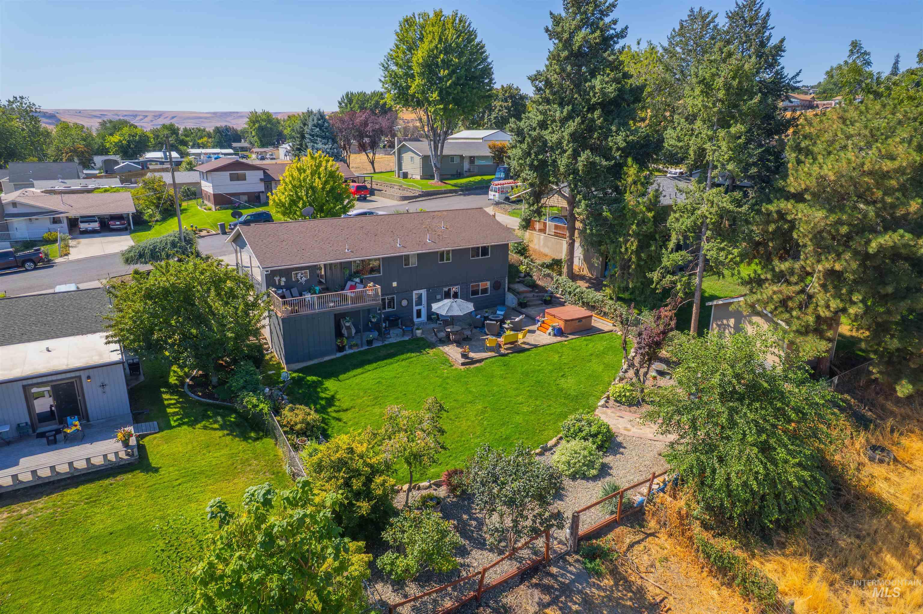 1212 21st Avenue, Clarkston, Washington 99403, 3 Bedrooms, 2 Bathrooms, Residential For Sale, Price $395,000, 98981079