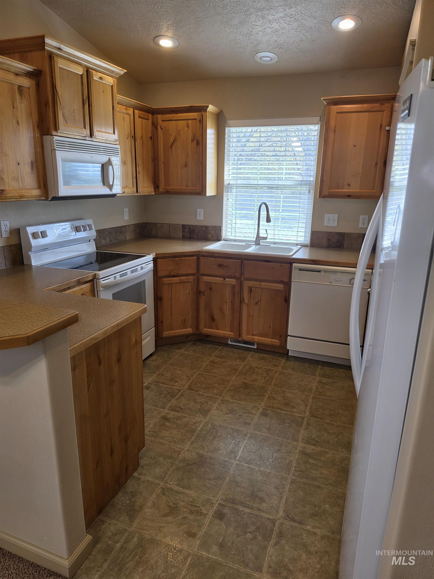 17599 Dark Zebra Way, Nampa, Idaho 83687-8168, 4 Bedrooms, 2.5 Bathrooms, Residential For Sale, Price $398,890, 98981082