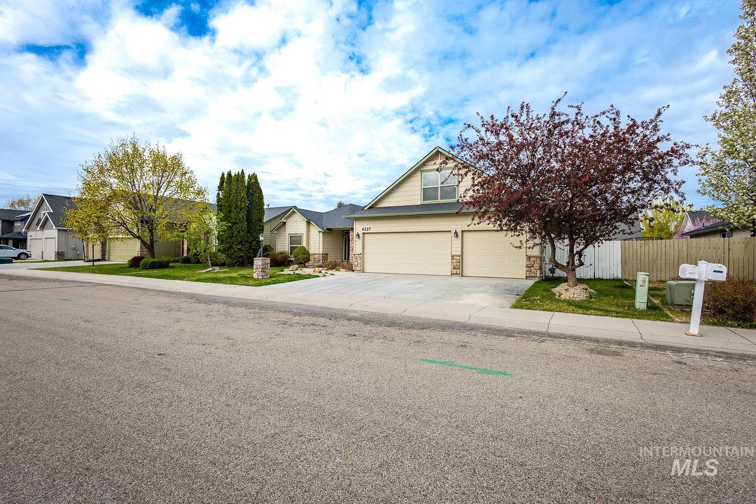 4227 N Rhodes Ave, Meridian, Idaho 83646-6302, 4 Bedrooms, 2 Bathrooms, Residential For Sale, Price $619,000, 98981083