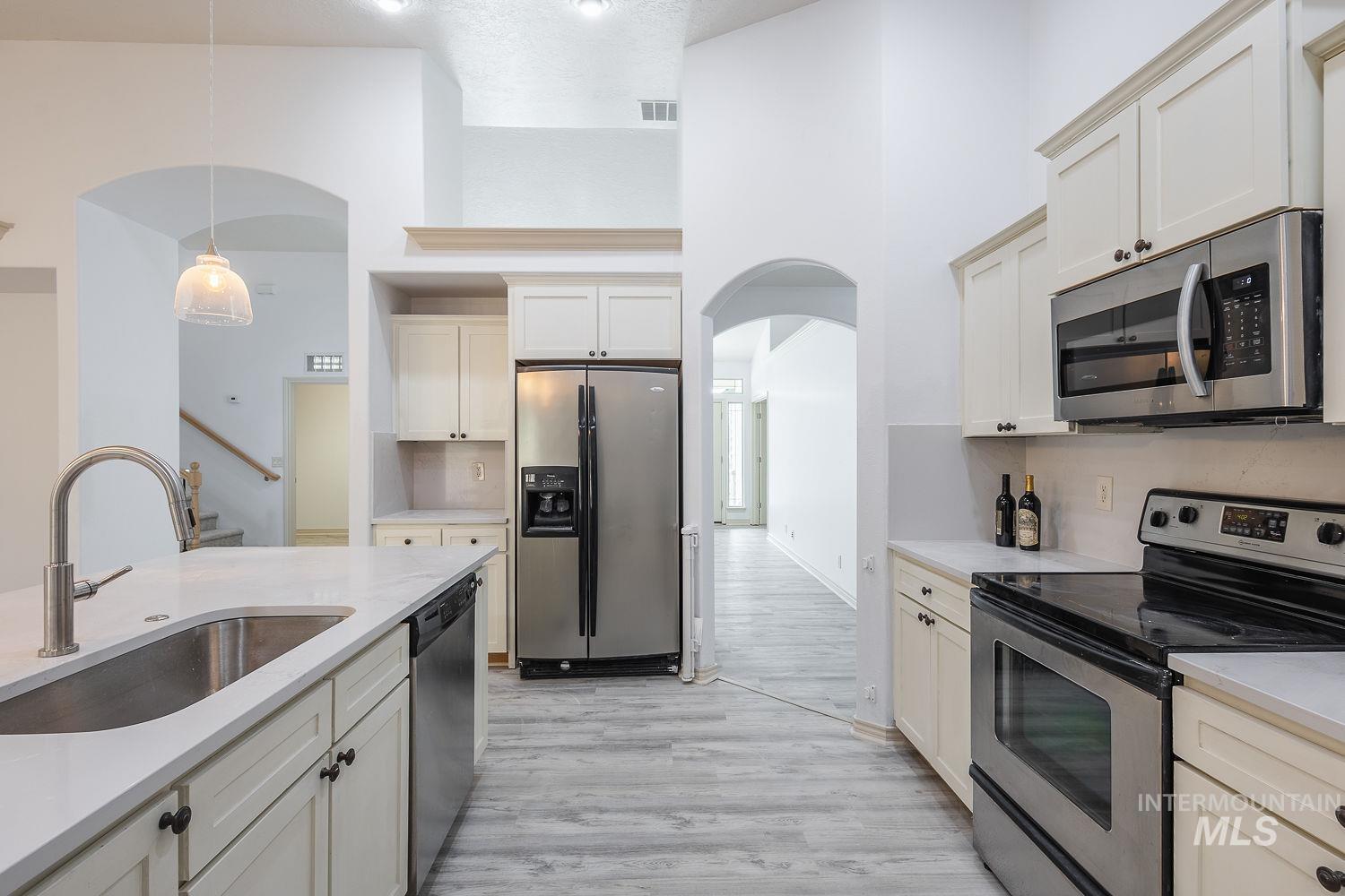 4227 N Rhodes Ave, Meridian, Idaho 83646-6302, 4 Bedrooms, 2 Bathrooms, Residential For Sale, Price $619,000, 98981083