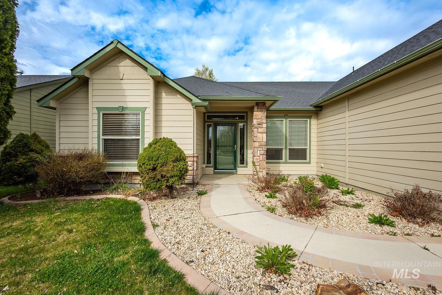 4227 N Rhodes Ave, Meridian, Idaho 83646-6302, 4 Bedrooms, 2 Bathrooms, Residential For Sale, Price $619,000, 98981083