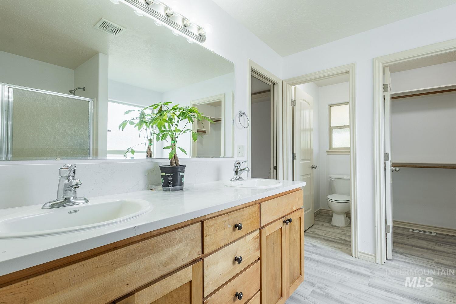 4227 N Rhodes Ave, Meridian, Idaho 83646-6302, 4 Bedrooms, 2 Bathrooms, Residential For Sale, Price $619,000, 98981083