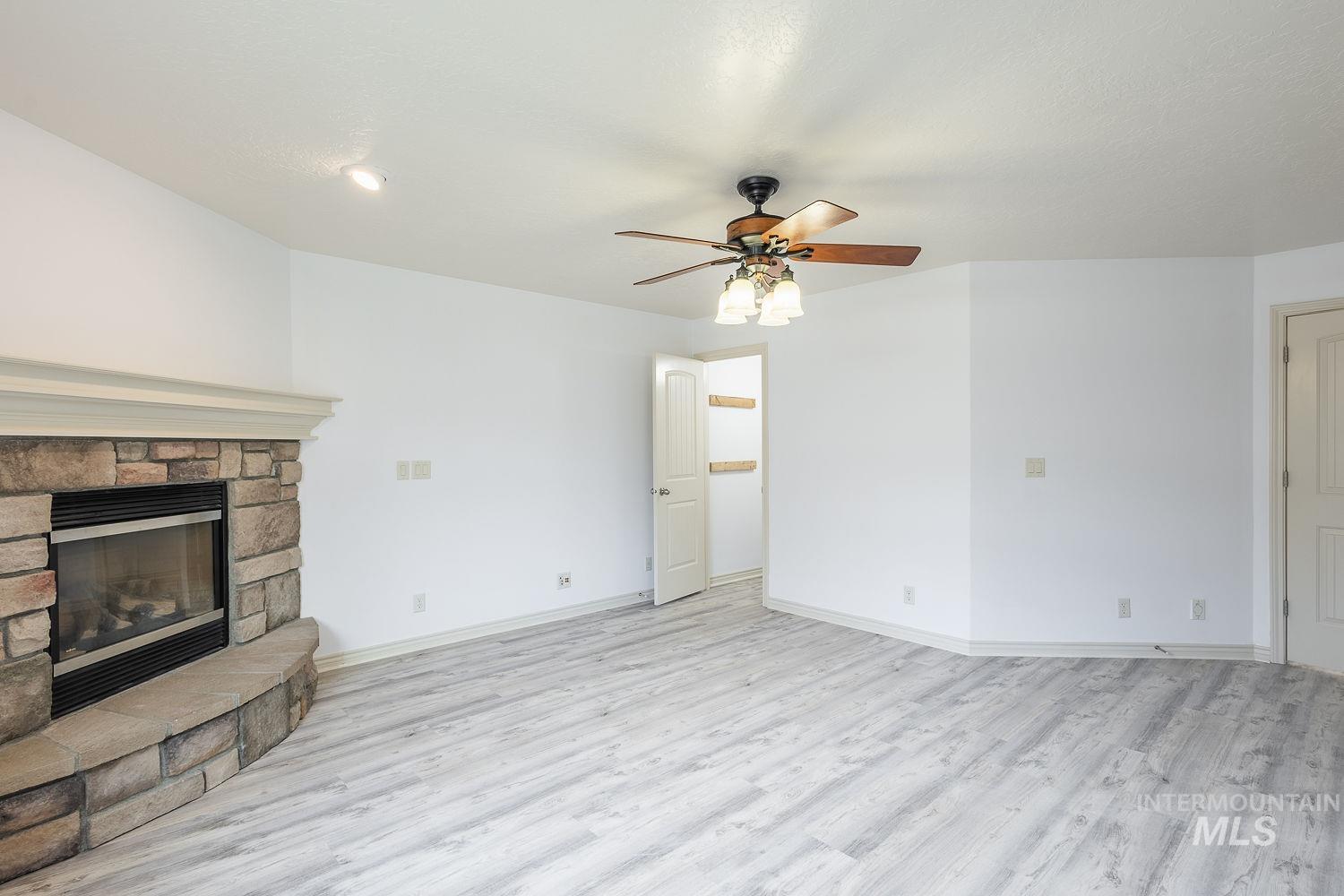 4227 N Rhodes Ave, Meridian, Idaho 83646-6302, 4 Bedrooms, 2 Bathrooms, Residential For Sale, Price $619,000, 98981083