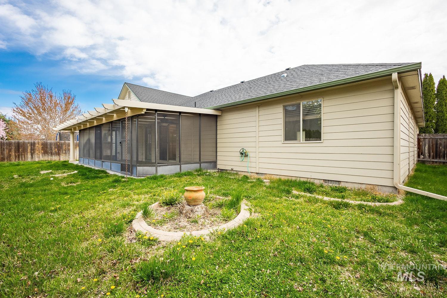 4227 N Rhodes Ave, Meridian, Idaho 83646-6302, 4 Bedrooms, 2 Bathrooms, Residential For Sale, Price $619,000, 98981083