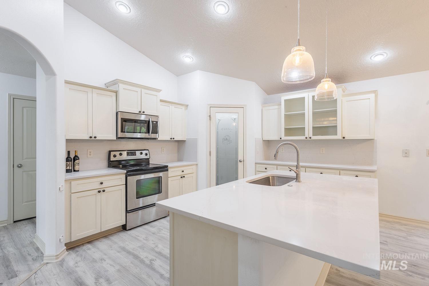 4227 N Rhodes Ave, Meridian, Idaho 83646-6302, 4 Bedrooms, 2 Bathrooms, Residential For Sale, Price $619,000, 98981083