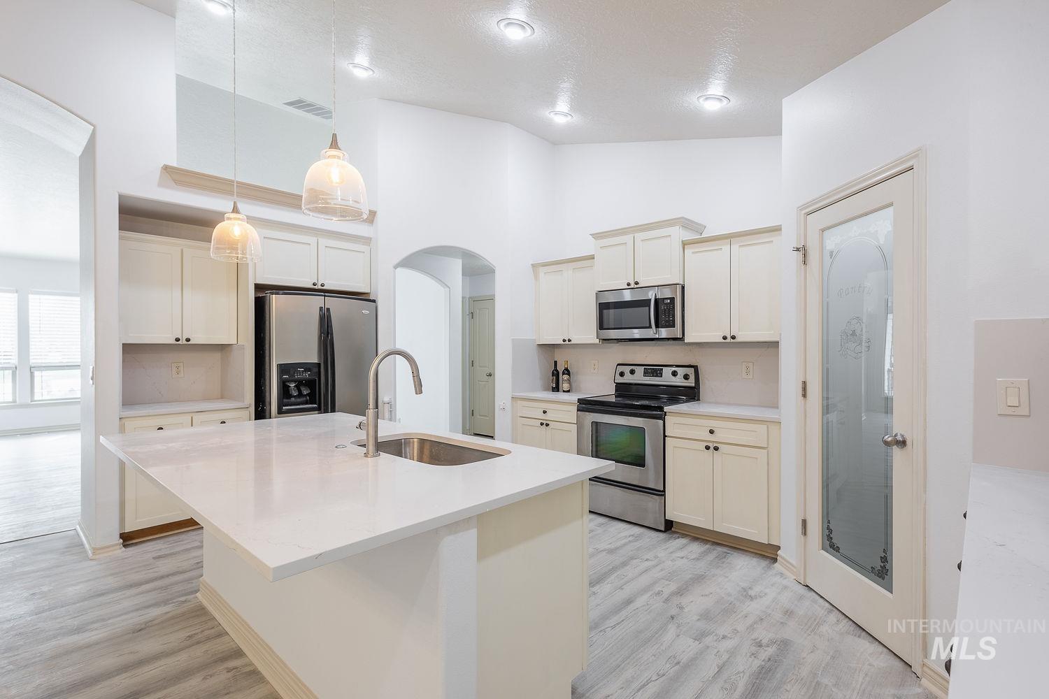 4227 N Rhodes Ave, Meridian, Idaho 83646-6302, 4 Bedrooms, 2 Bathrooms, Residential For Sale, Price $619,000, 98981083