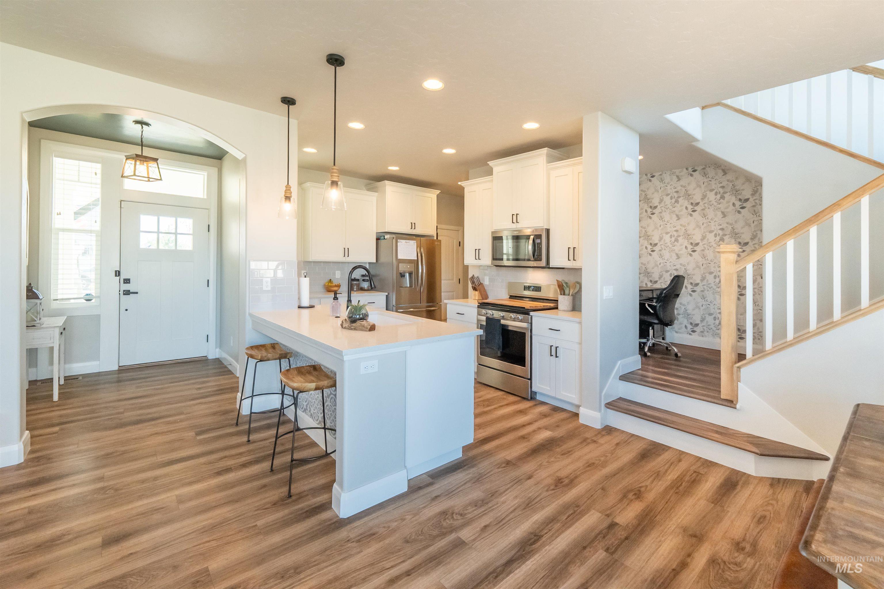 1274 E Imlay St, Kuna, Idaho 83634, 6 Bedrooms, 3 Bathrooms, Residential For Sale, Price $555,000, 98981084