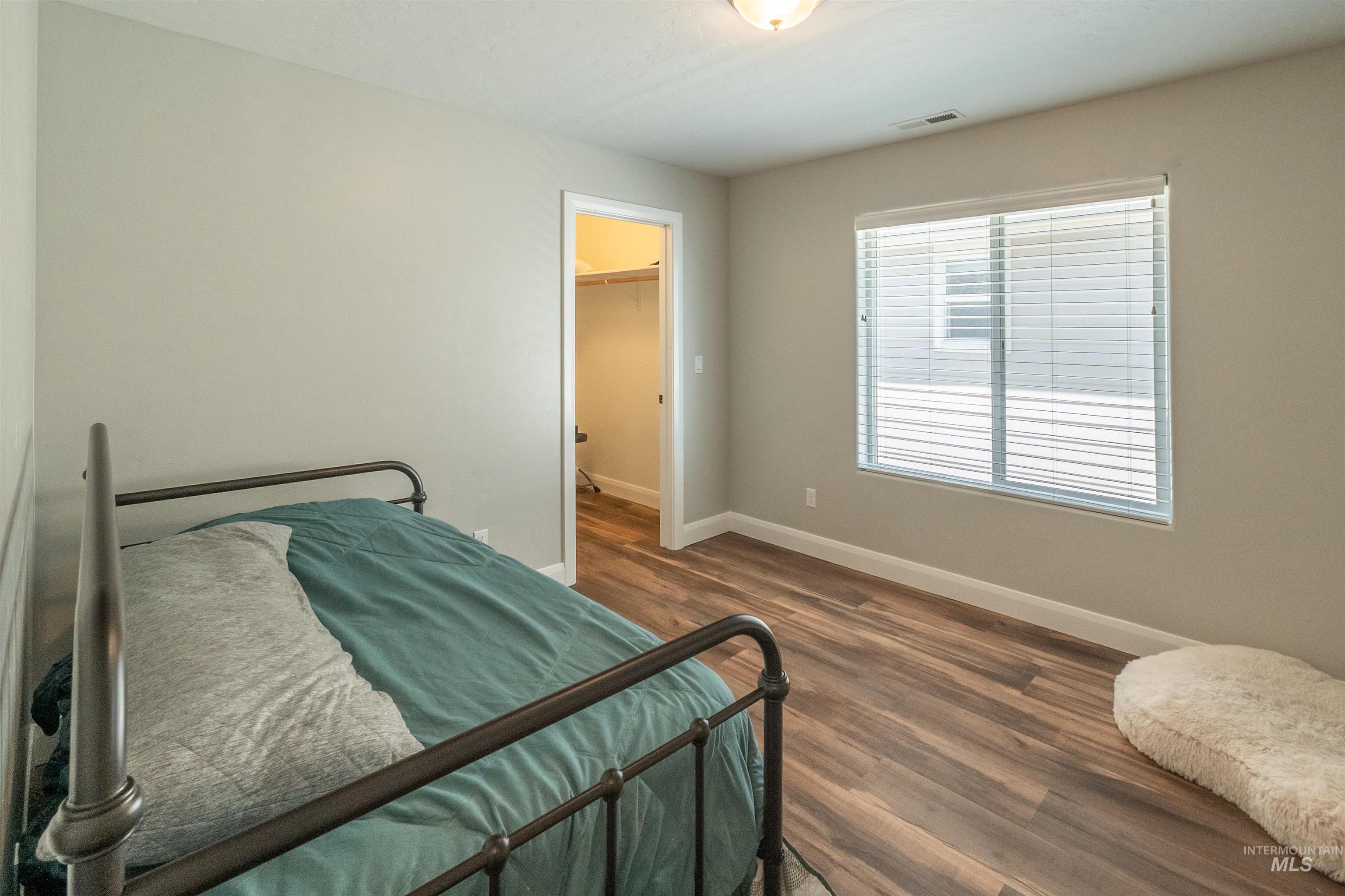 1274 E Imlay St, Kuna, Idaho 83634, 6 Bedrooms, 3 Bathrooms, Residential For Sale, Price $555,000, 98981084