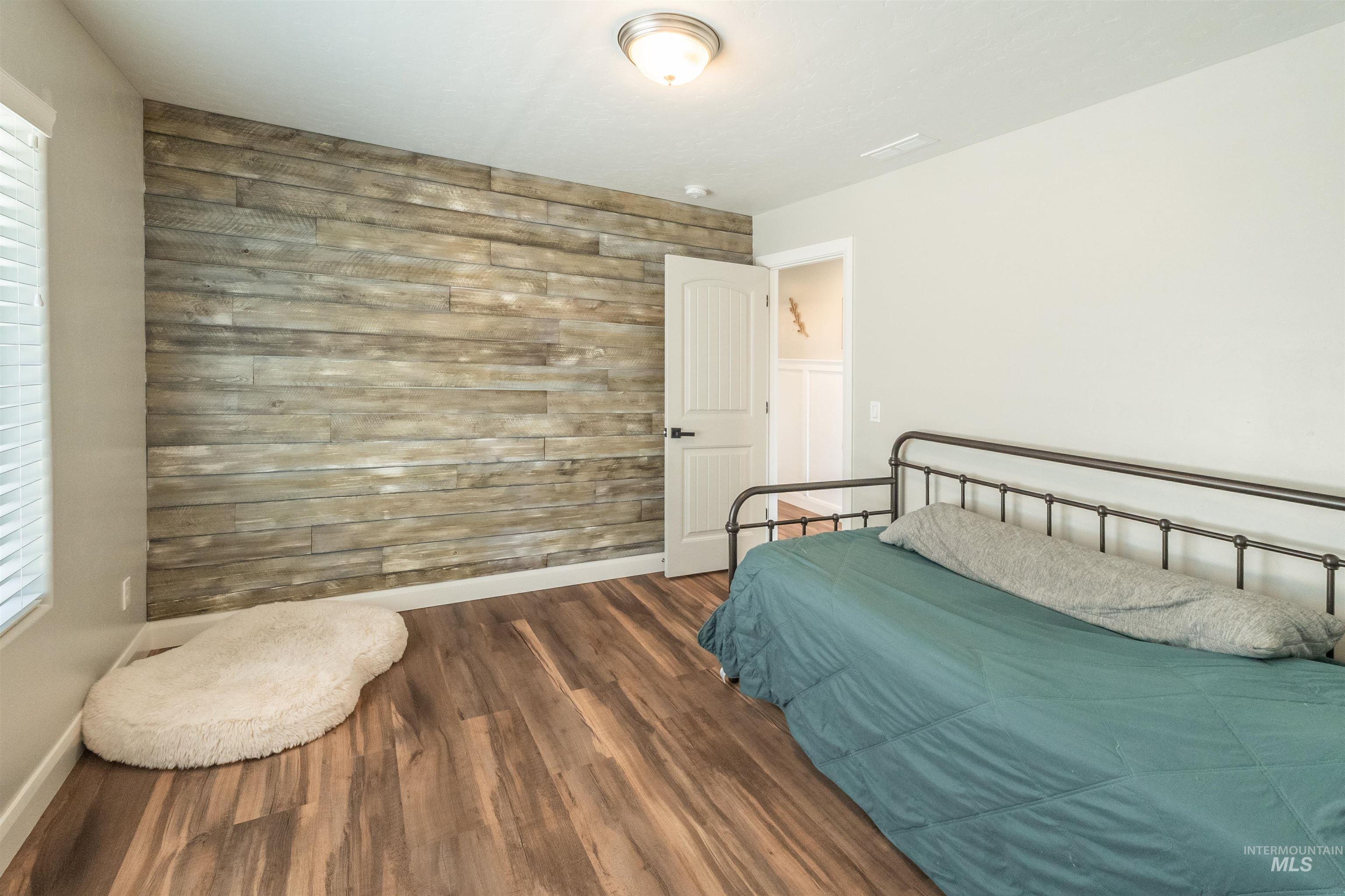 1274 E Imlay St, Kuna, Idaho 83634, 6 Bedrooms, 3 Bathrooms, Residential For Sale, Price $555,000, 98981084