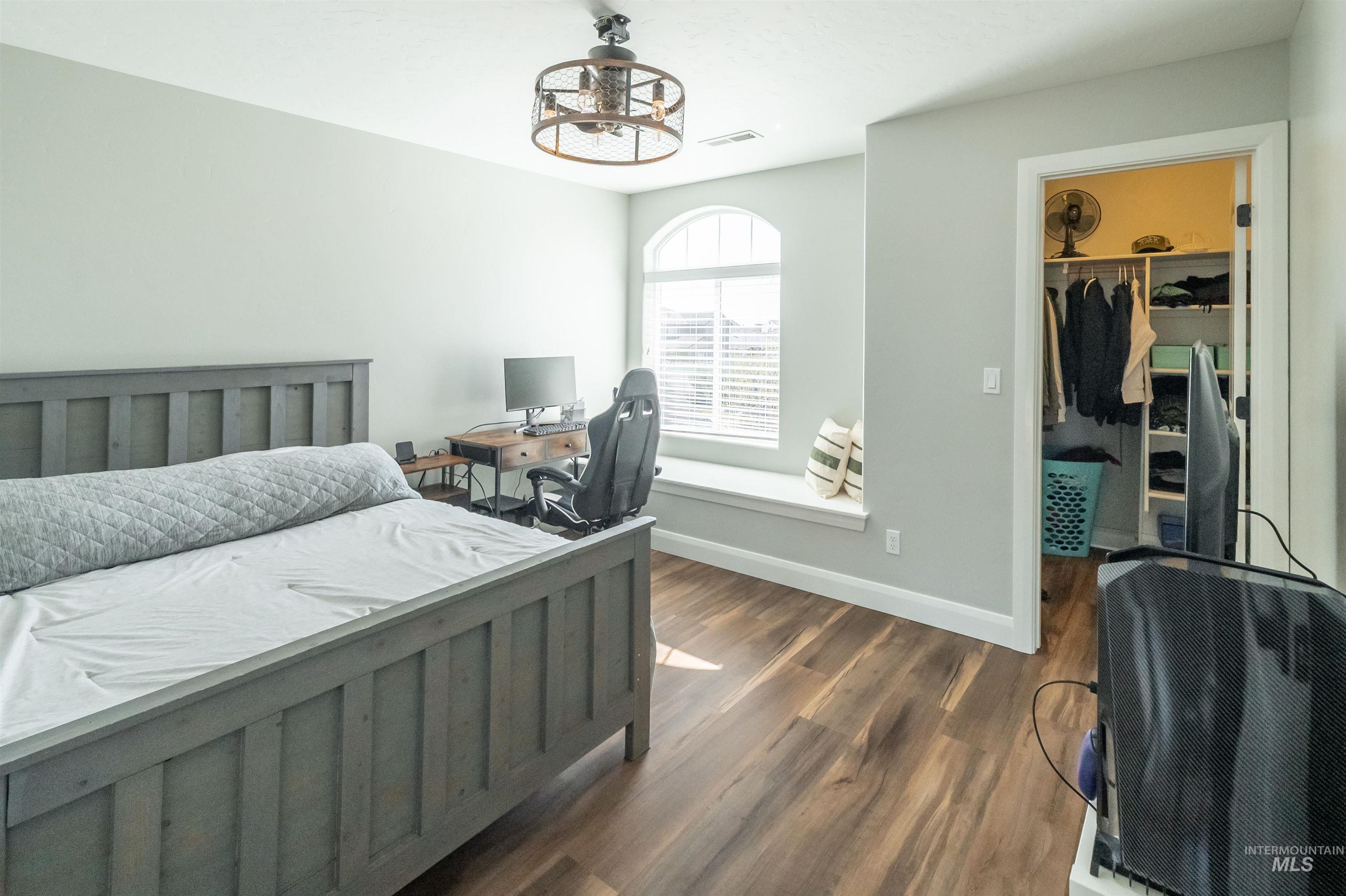 1274 E Imlay St, Kuna, Idaho 83634, 6 Bedrooms, 3 Bathrooms, Residential For Sale, Price $555,000, 98981084