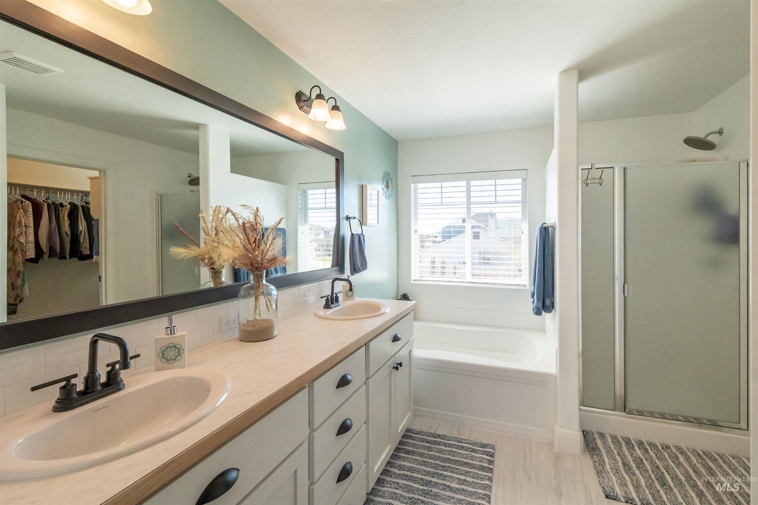 1274 E Imlay St, Kuna, Idaho 83634, 6 Bedrooms, 3 Bathrooms, Residential For Sale, Price $555,000, 98981084